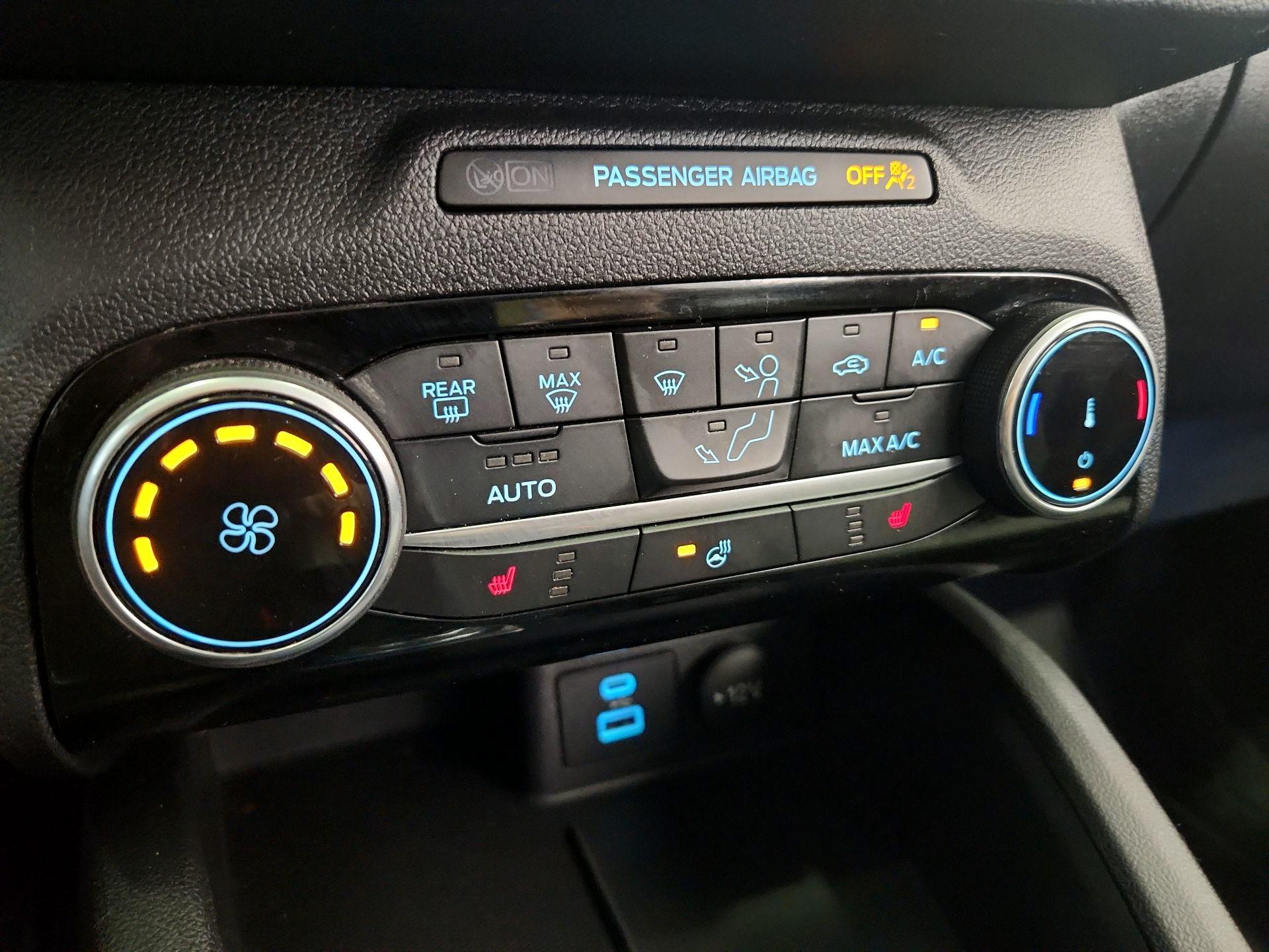 Thumbnail: 2022 Ford Escape - 16