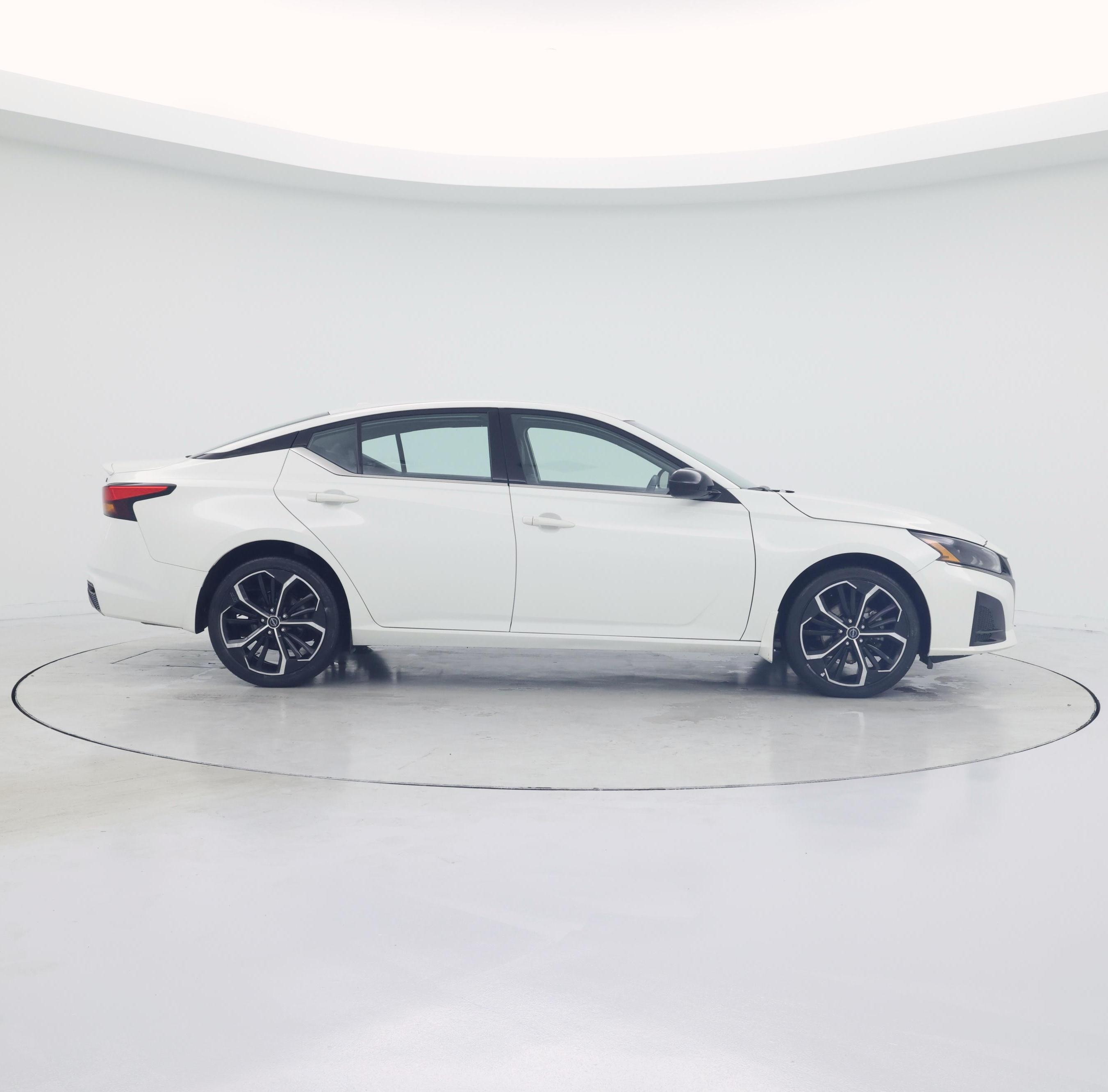 Thumbnail: 2023 Nissan Altima - 7