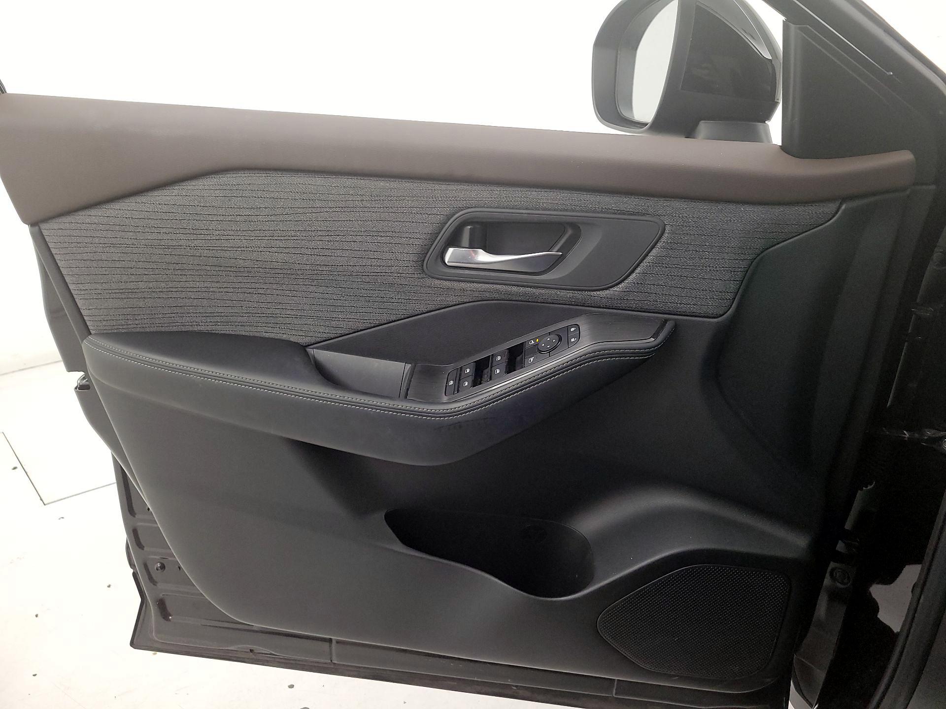 Thumbnail: 2023 Nissan Rogue - 12