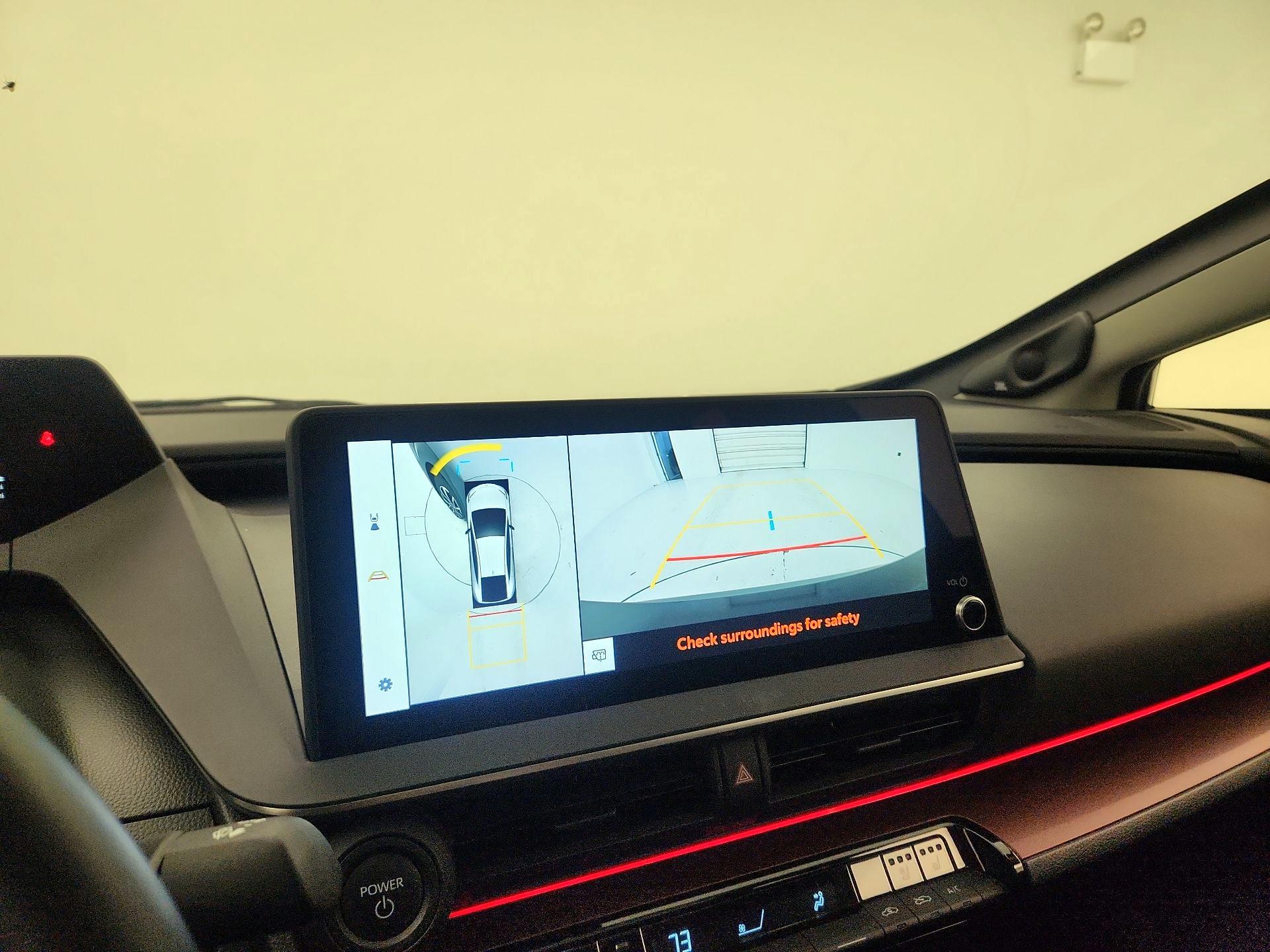 Thumbnail: 2024 Toyota Prius Prime - 15