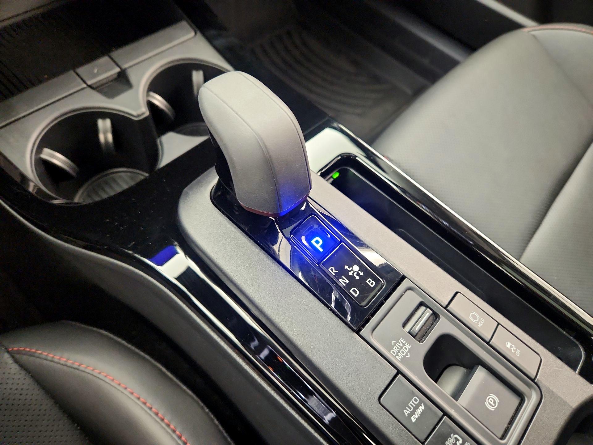 Thumbnail: 2024 Toyota Prius Prime - 18