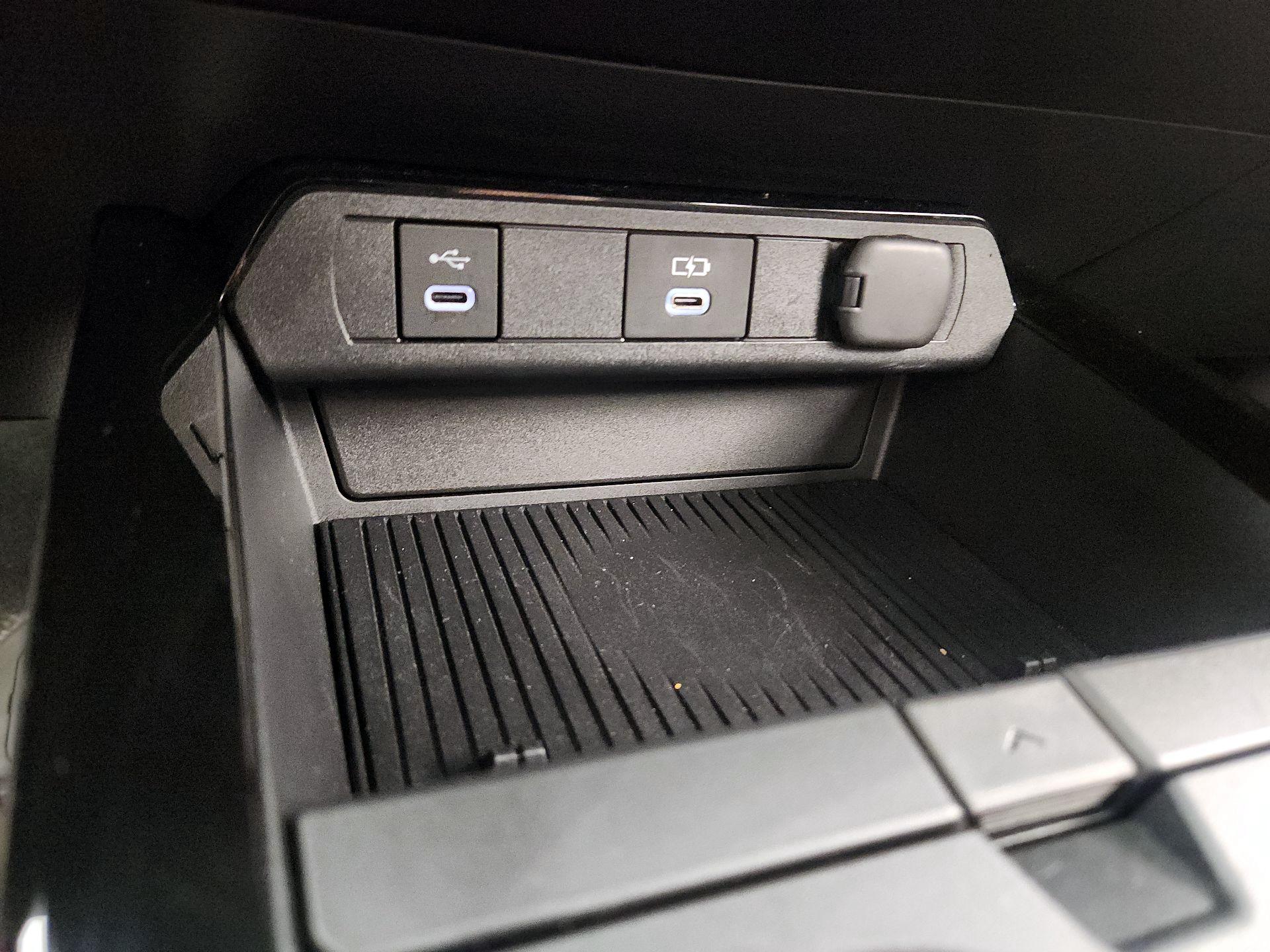 Thumbnail: 2024 Toyota Prius Prime - 19