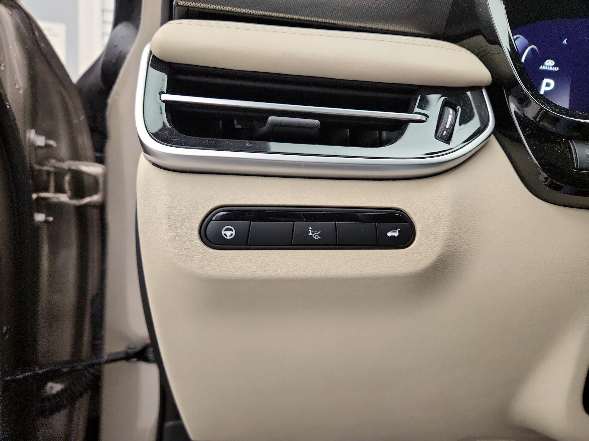 Thumbnail: 2023 INFINITI QX60 - 13