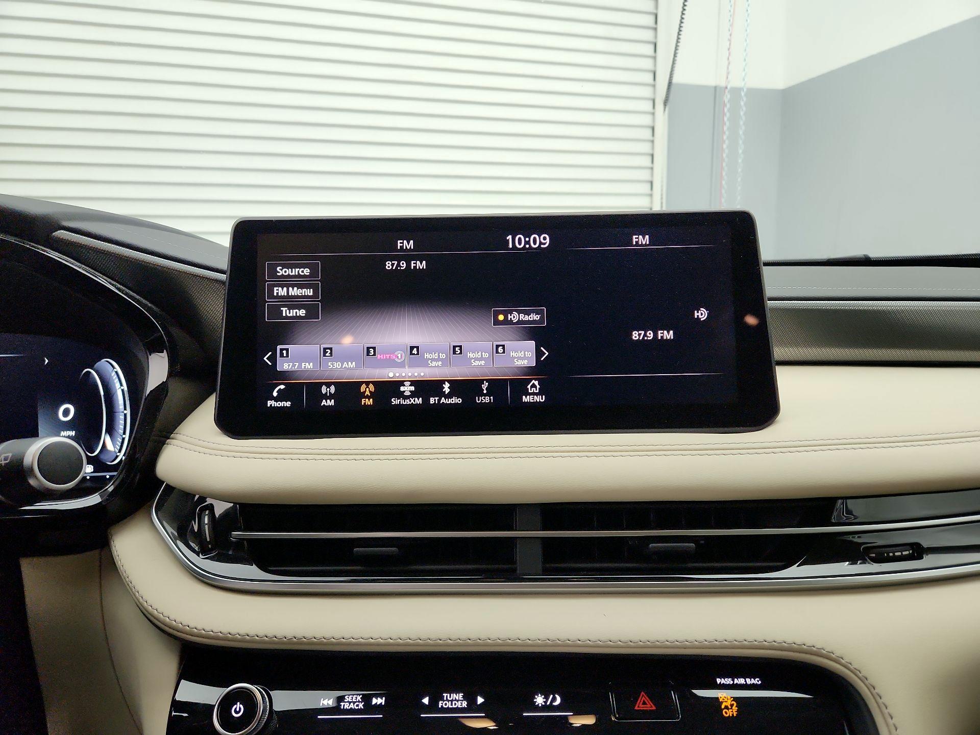Thumbnail: 2023 INFINITI QX60 - 16