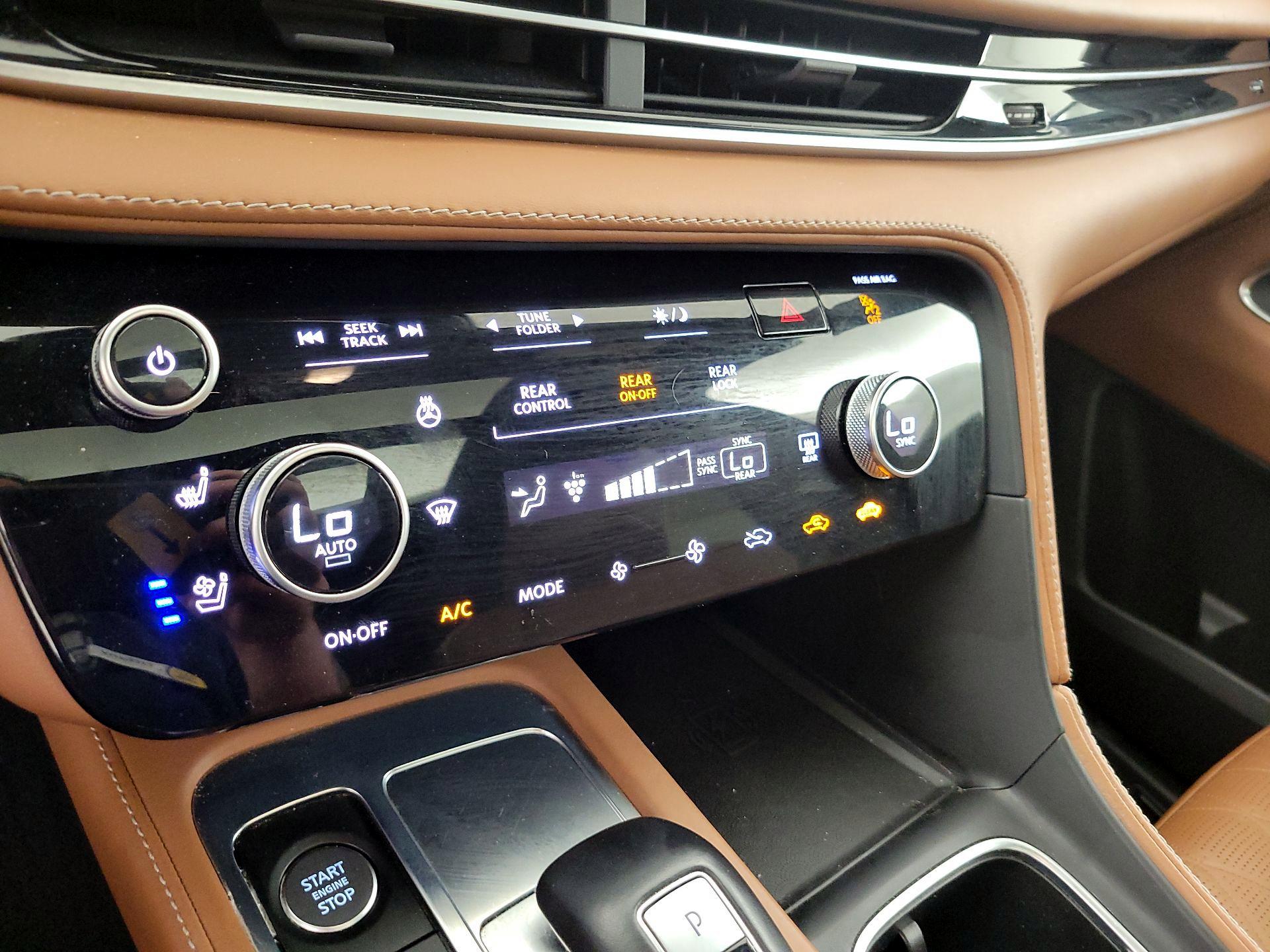 Thumbnail: 2022 INFINITI QX60 - 17