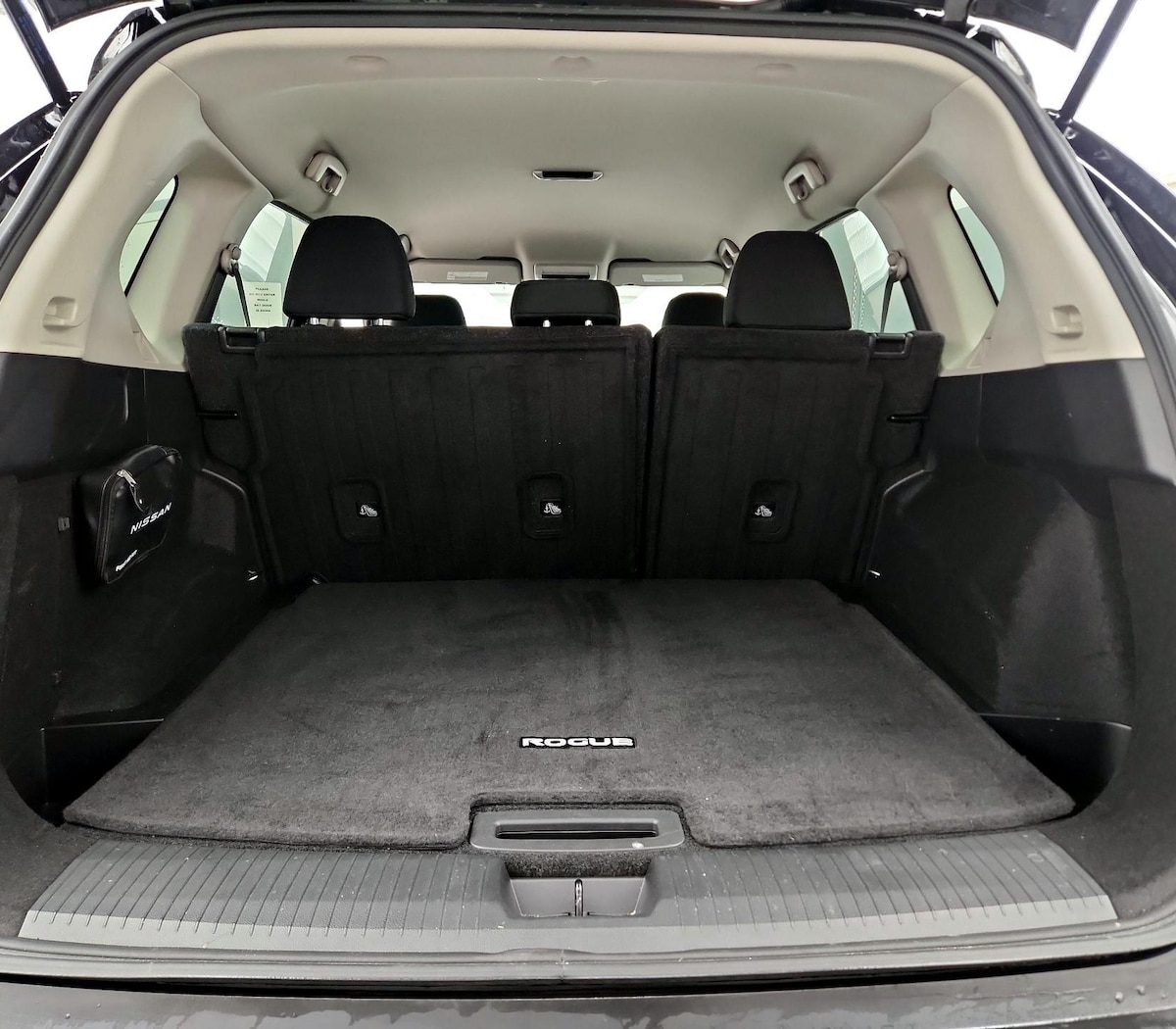 Trunk/Cargo (Seats Up)
