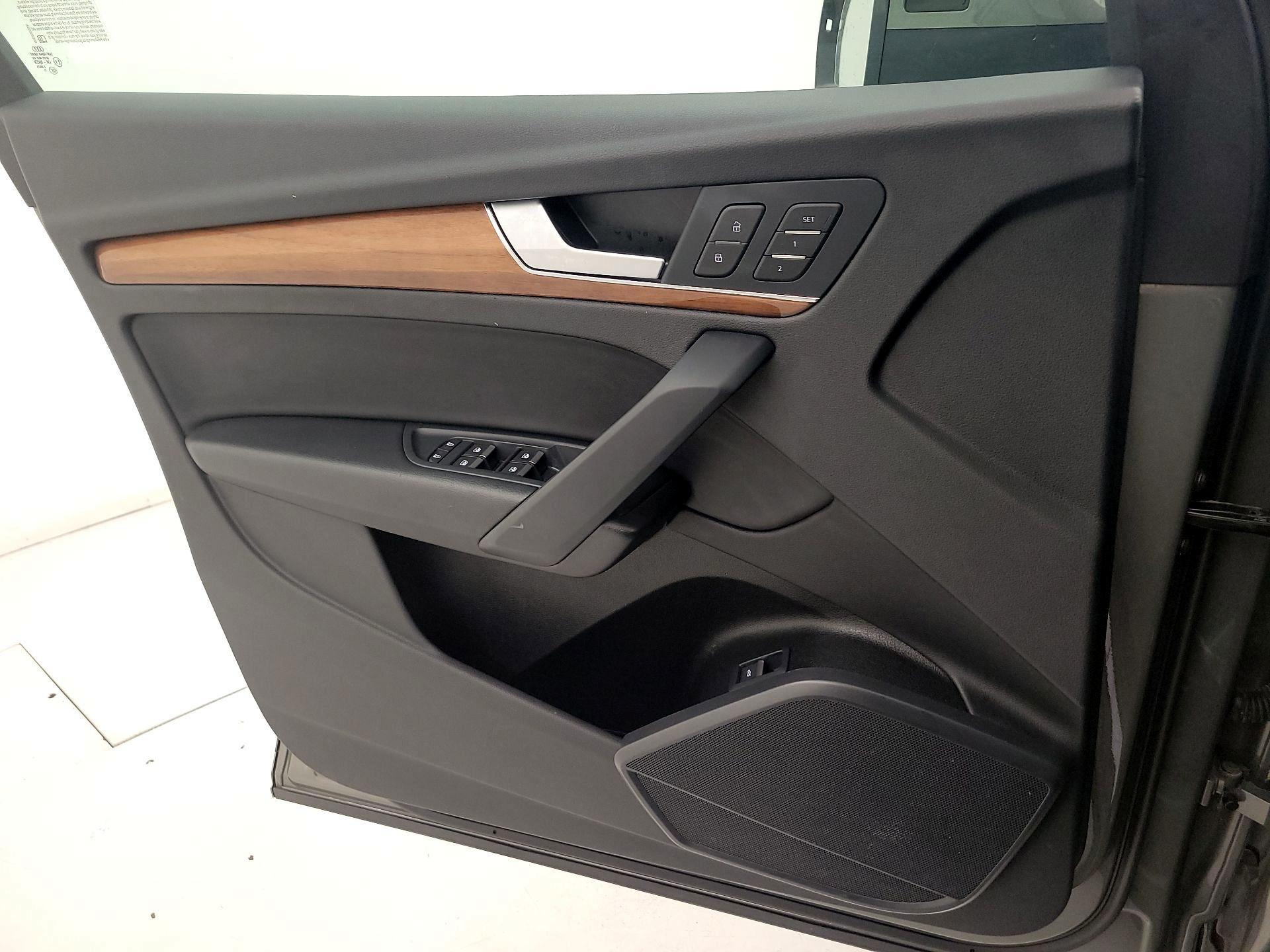 Thumbnail: 2023 Audi Q5 - 12