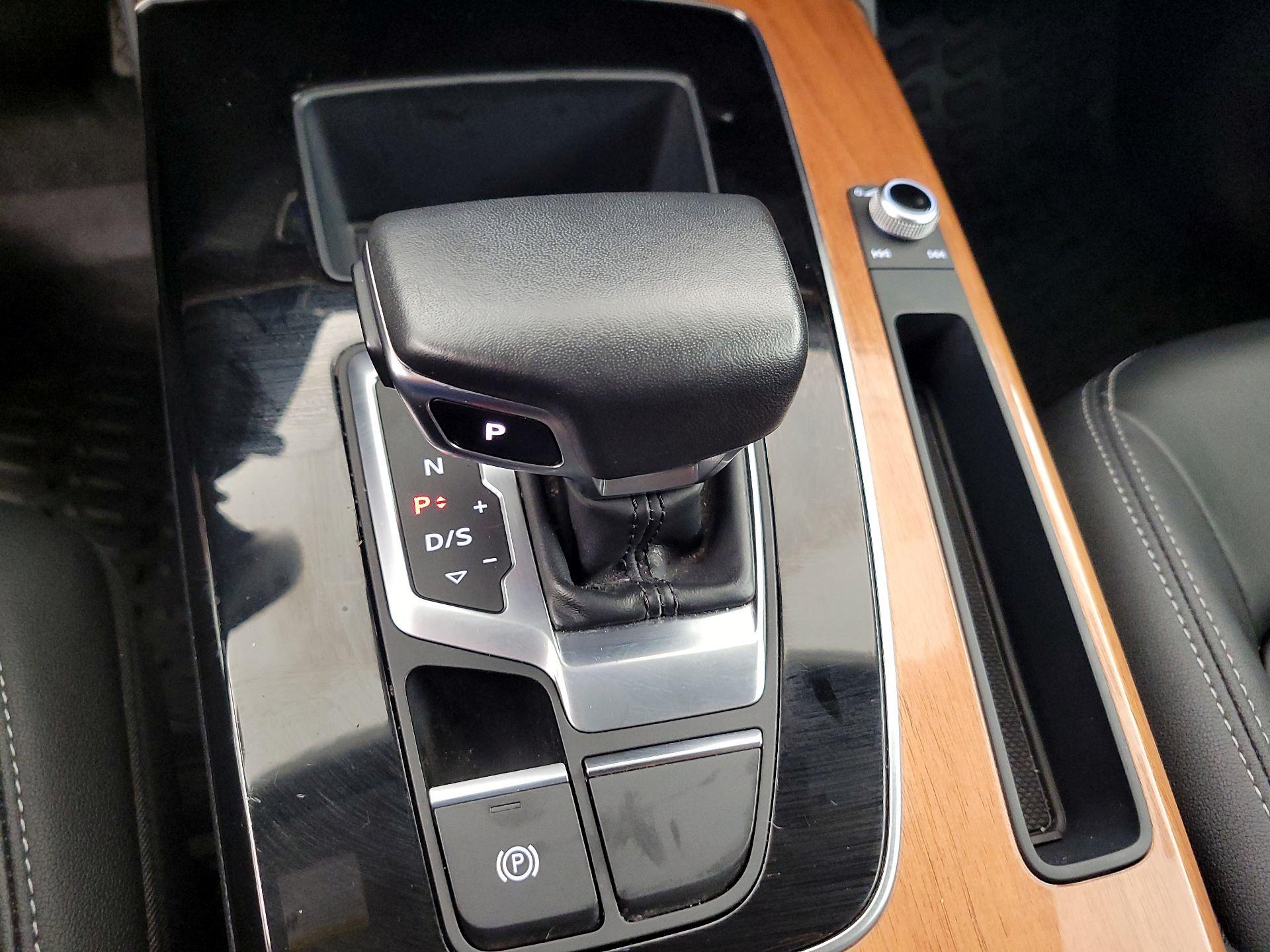 Thumbnail: 2023 Audi Q5 - 17