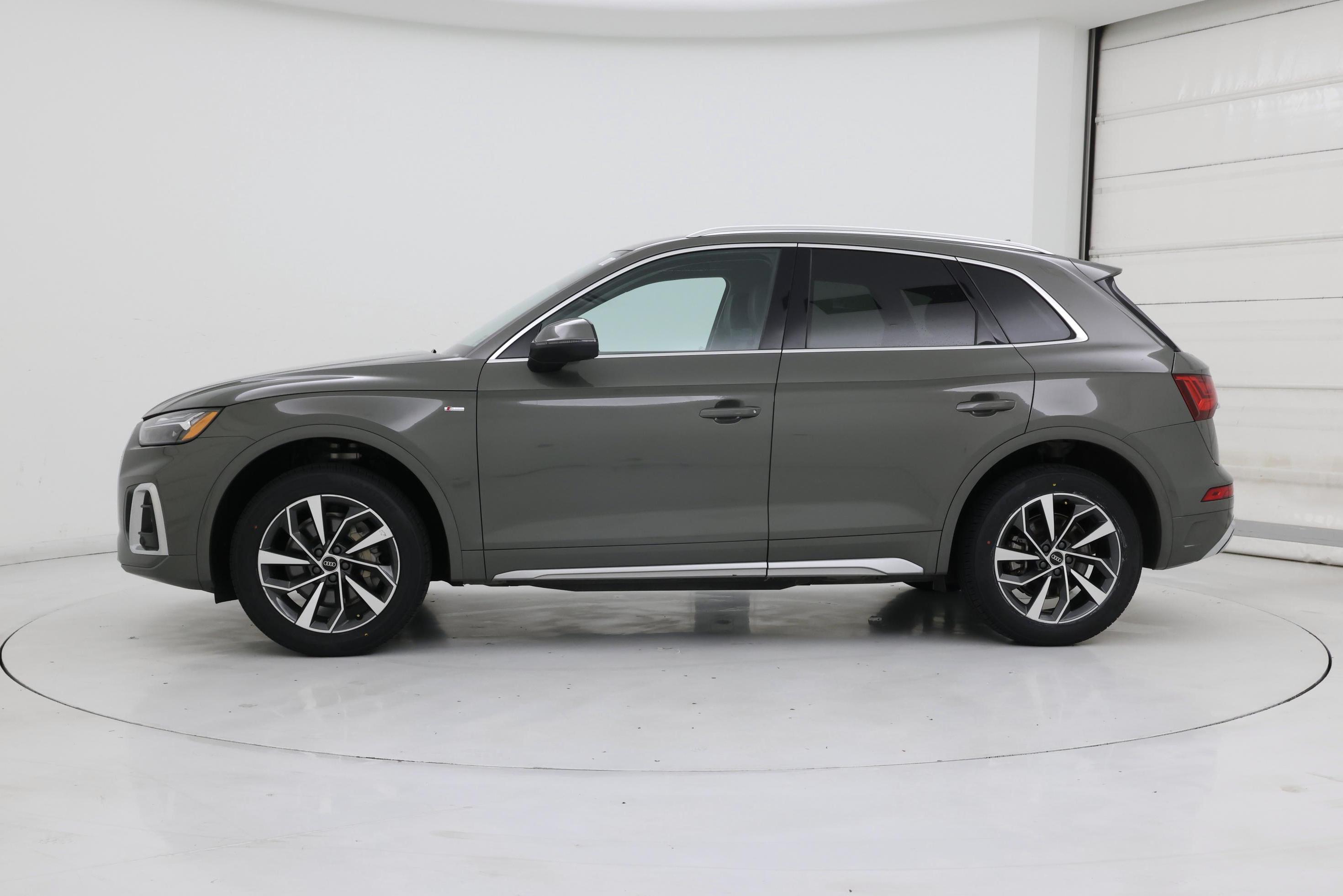 Thumbnail: 2023 Audi Q5 - 3