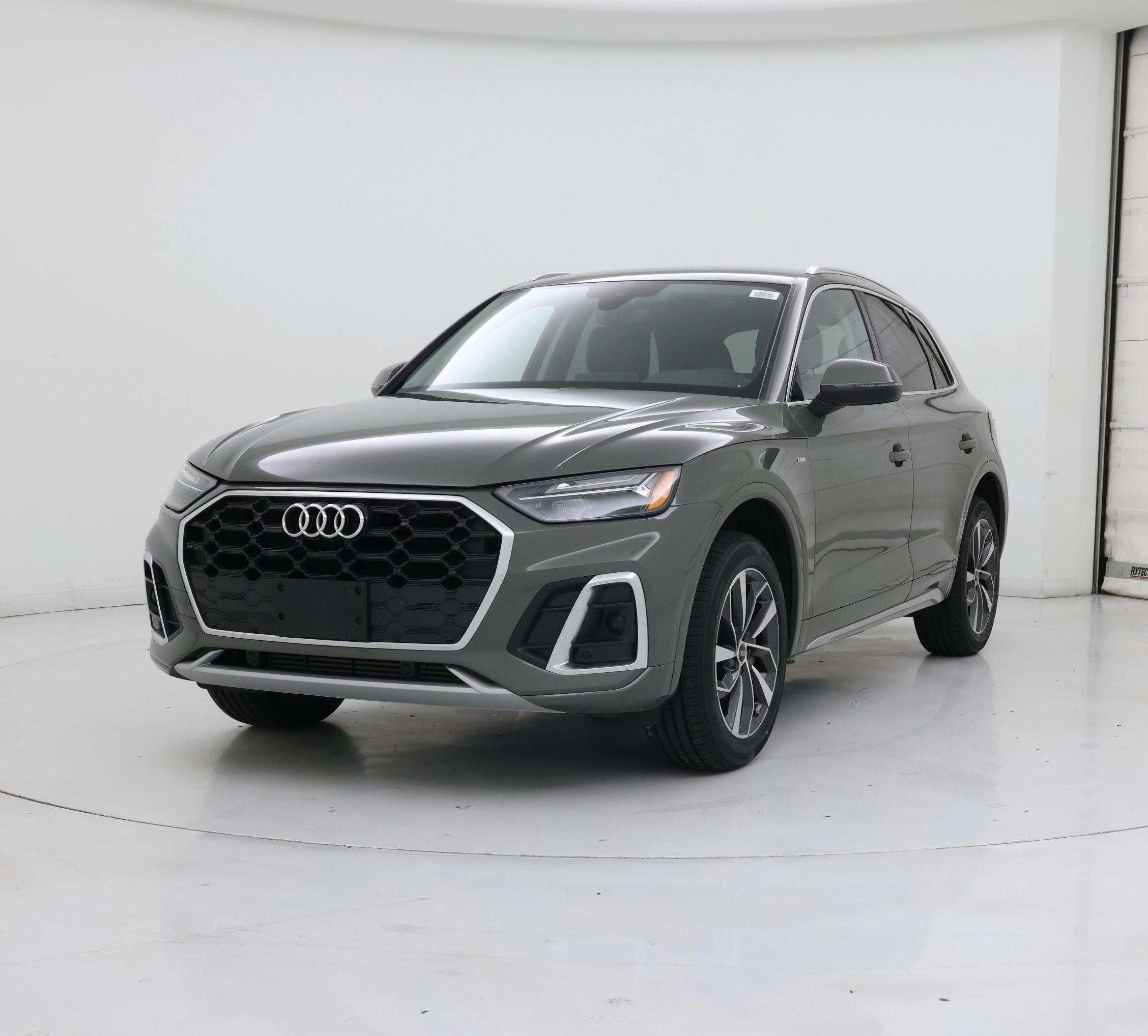 Thumbnail: 2023 Audi Q5 - 4