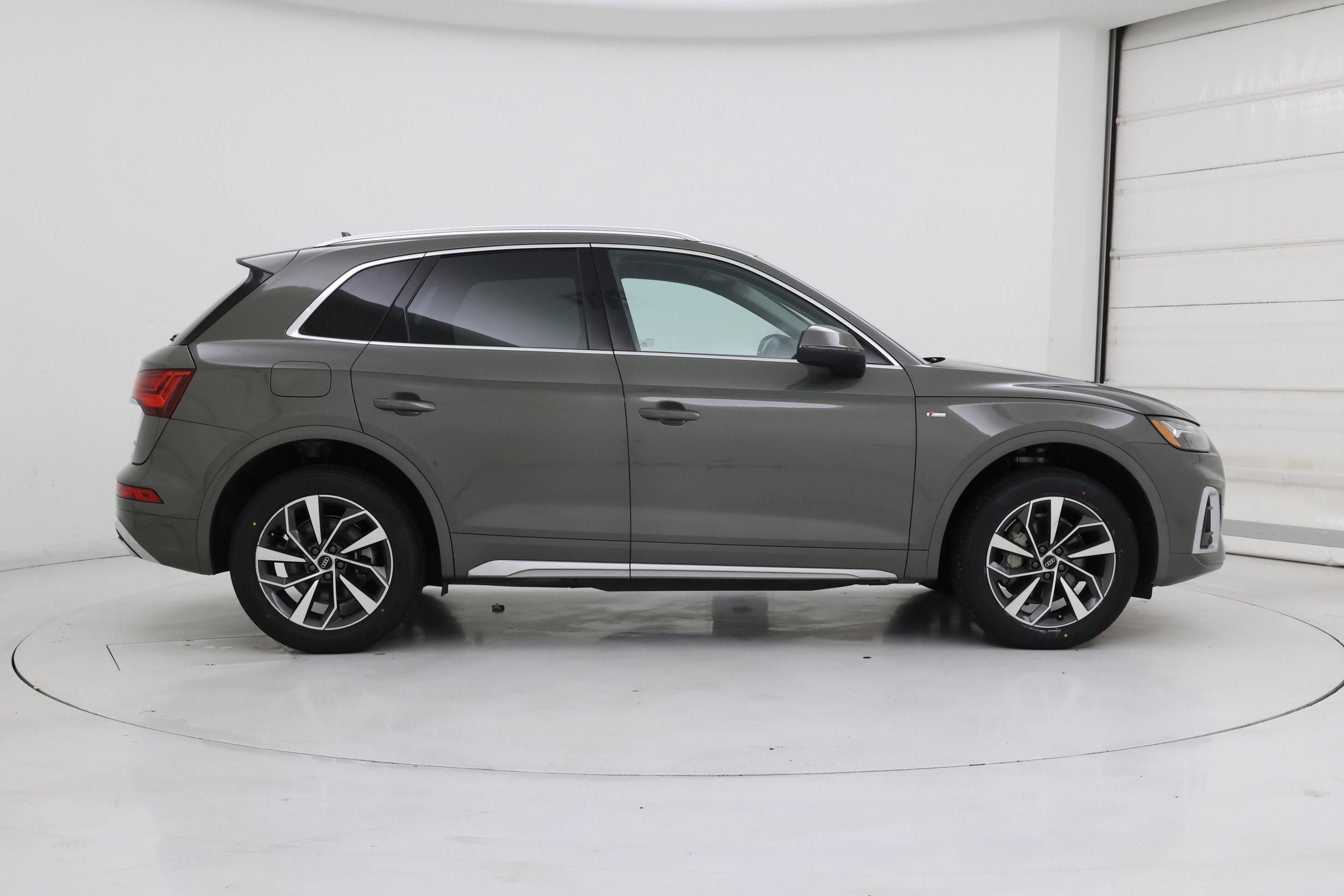 Thumbnail: 2023 Audi Q5 - 7