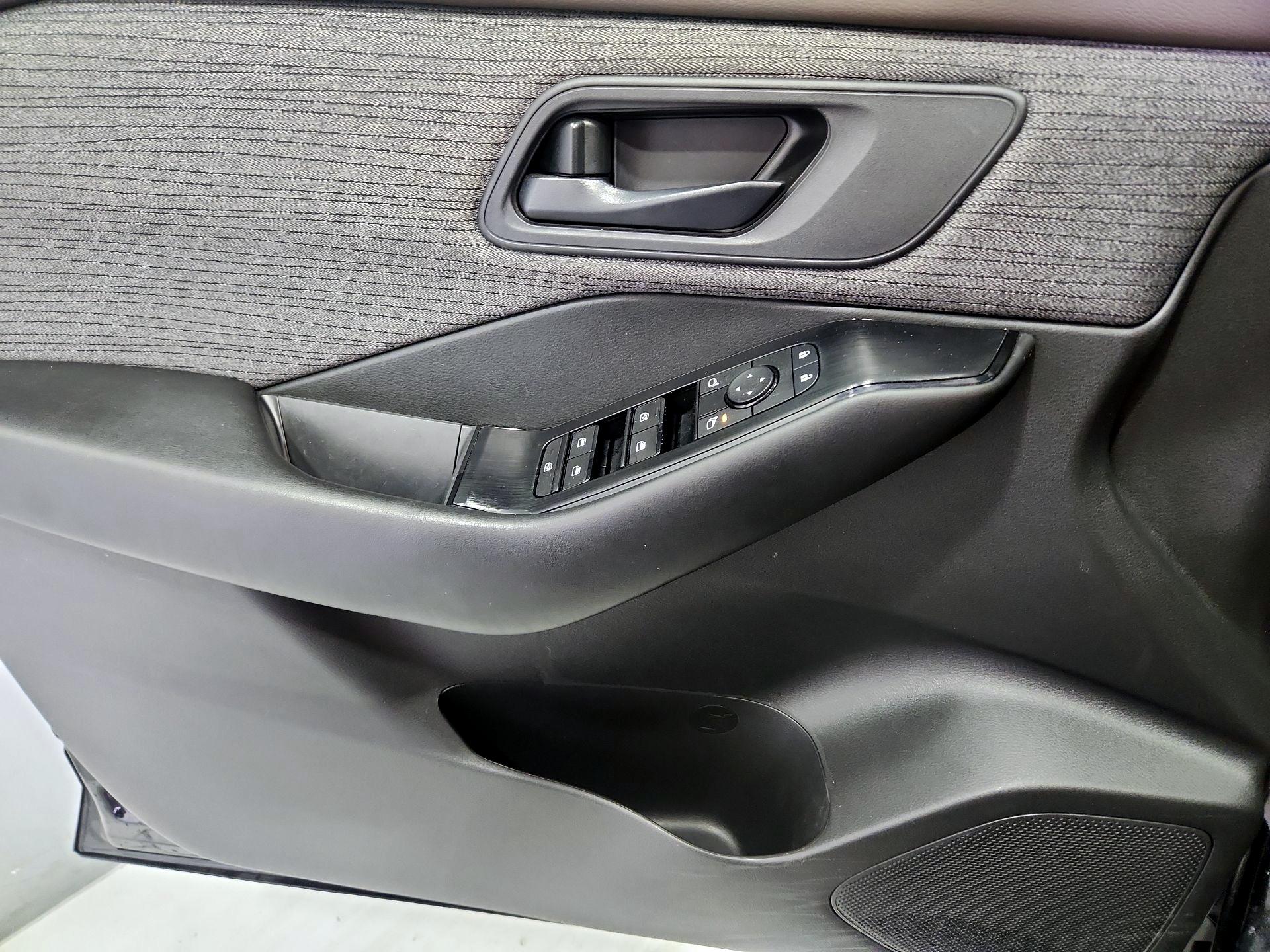 Thumbnail: 2023 Nissan Rogue - 12