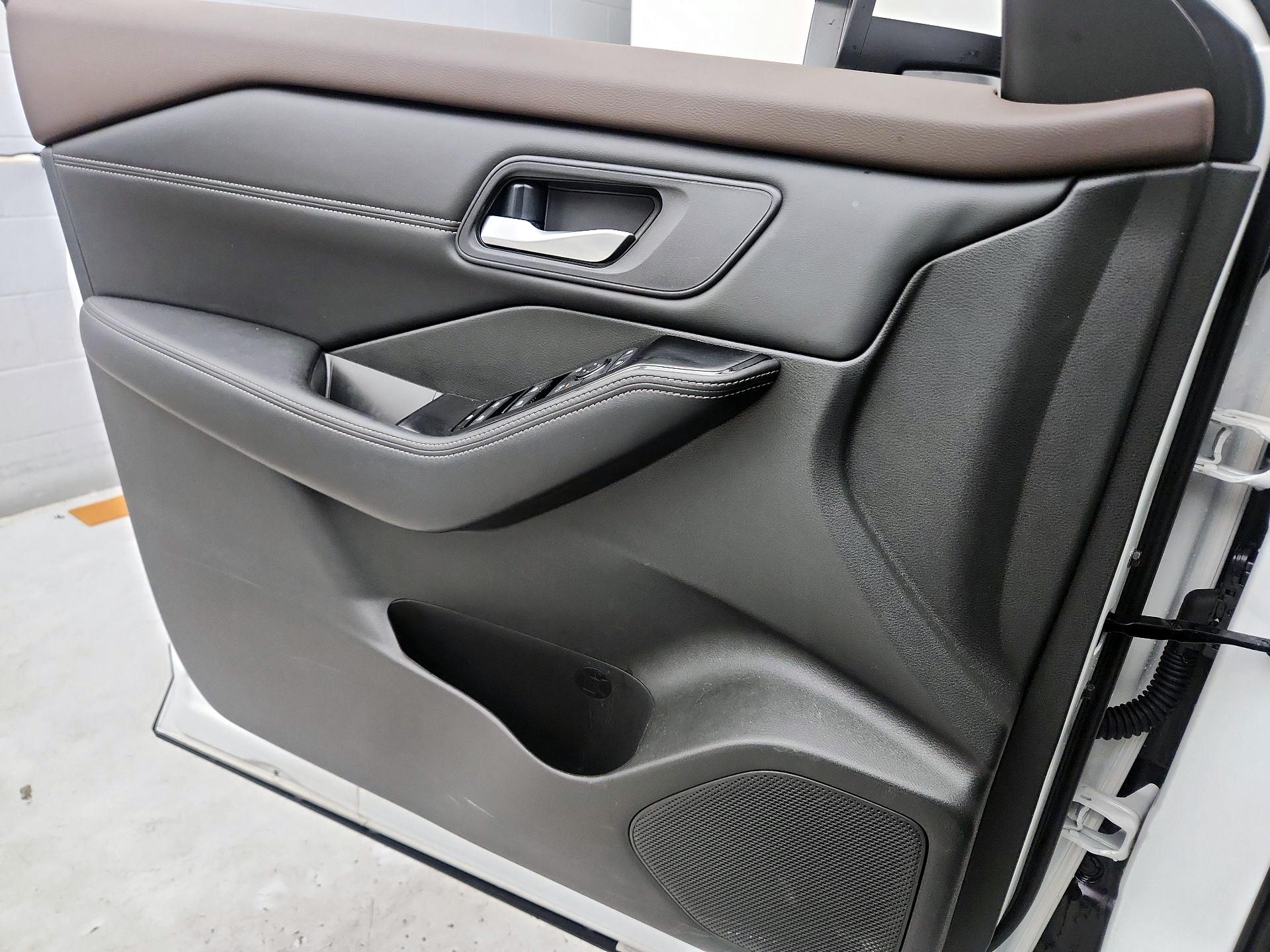 Thumbnail: 2023 Nissan Rogue - 12