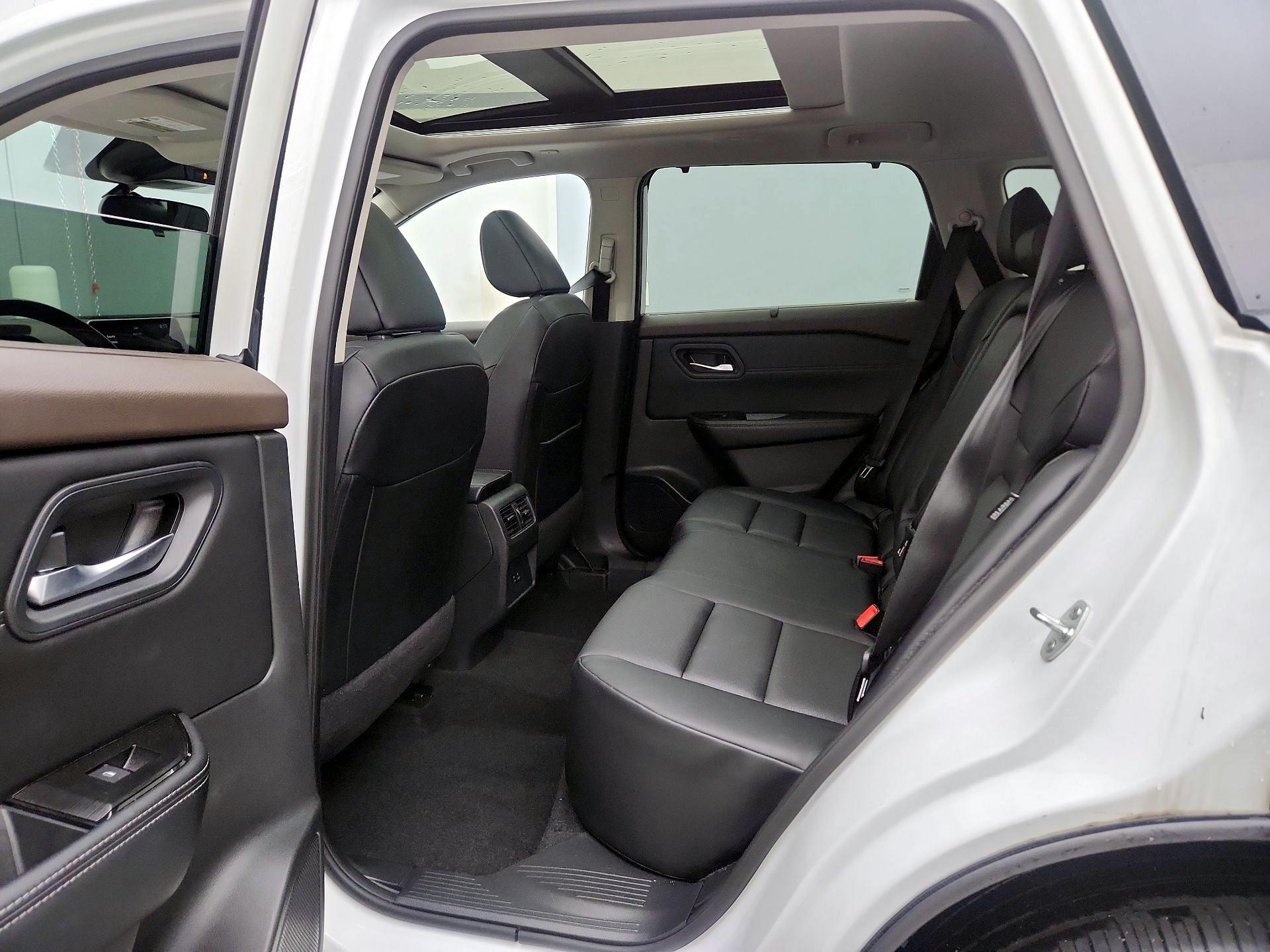 Thumbnail: 2023 Nissan Rogue - 20