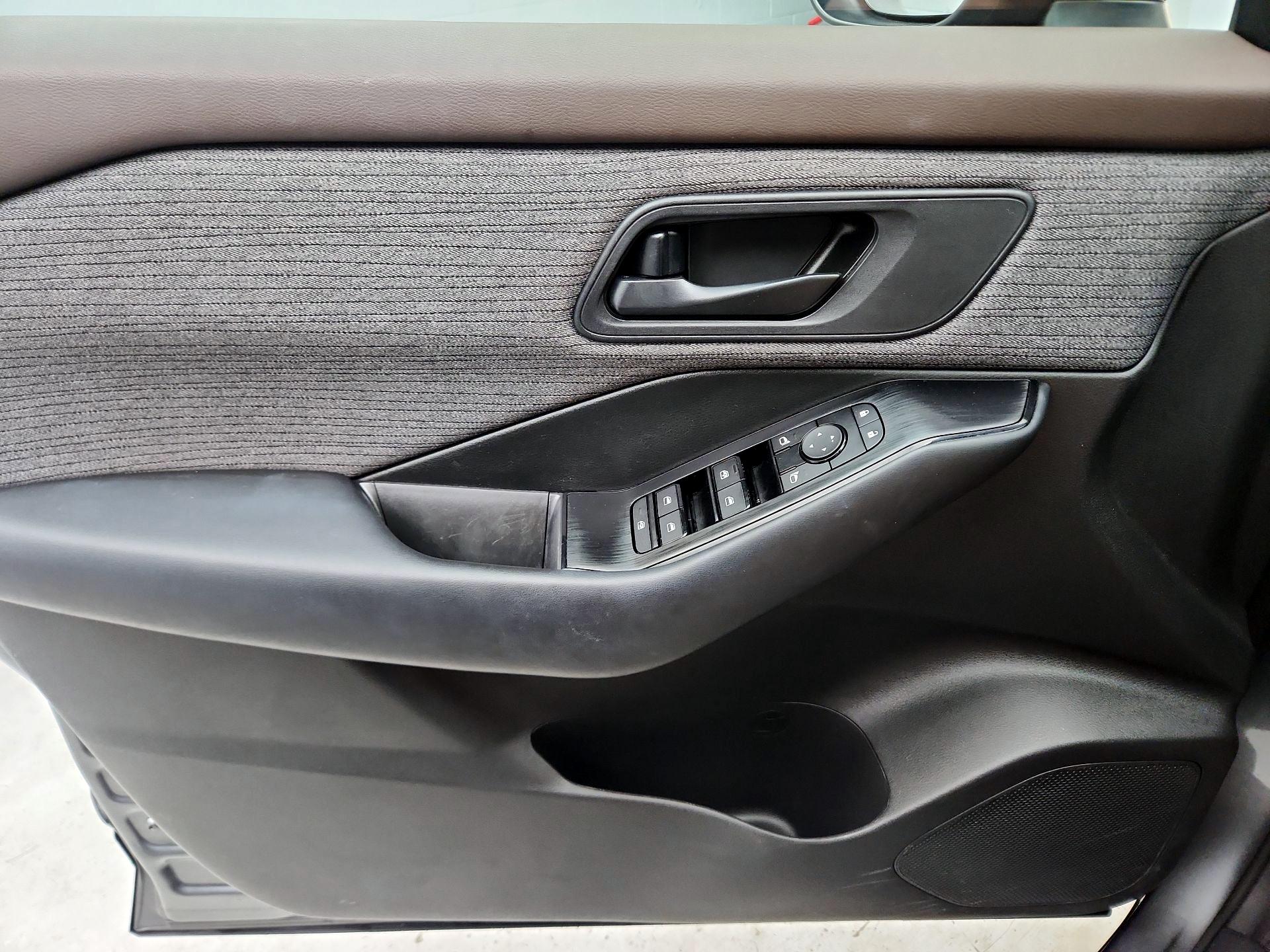 Thumbnail: 2023 Nissan Rogue - 12