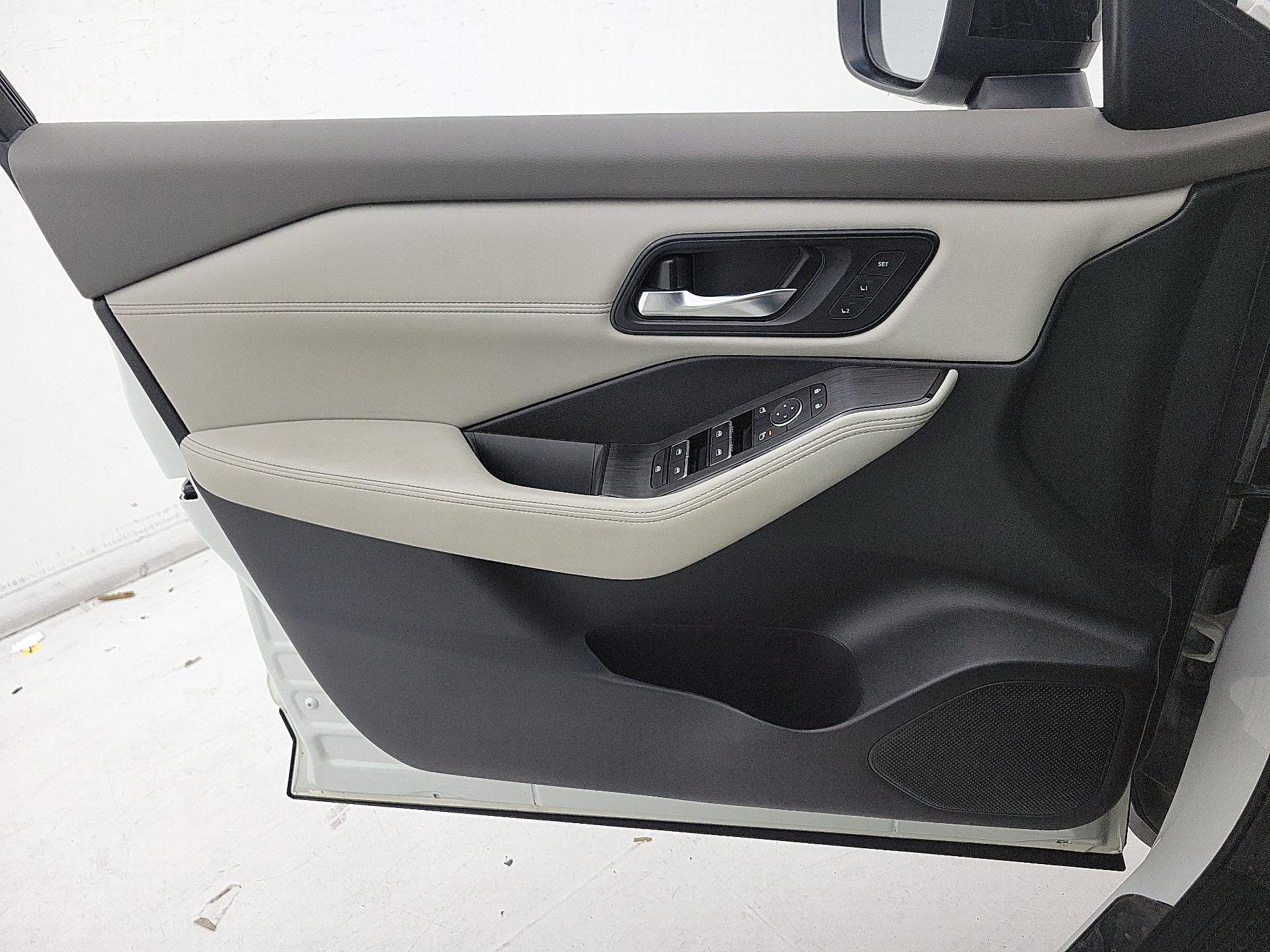 Thumbnail: 2023 Nissan Rogue - 12