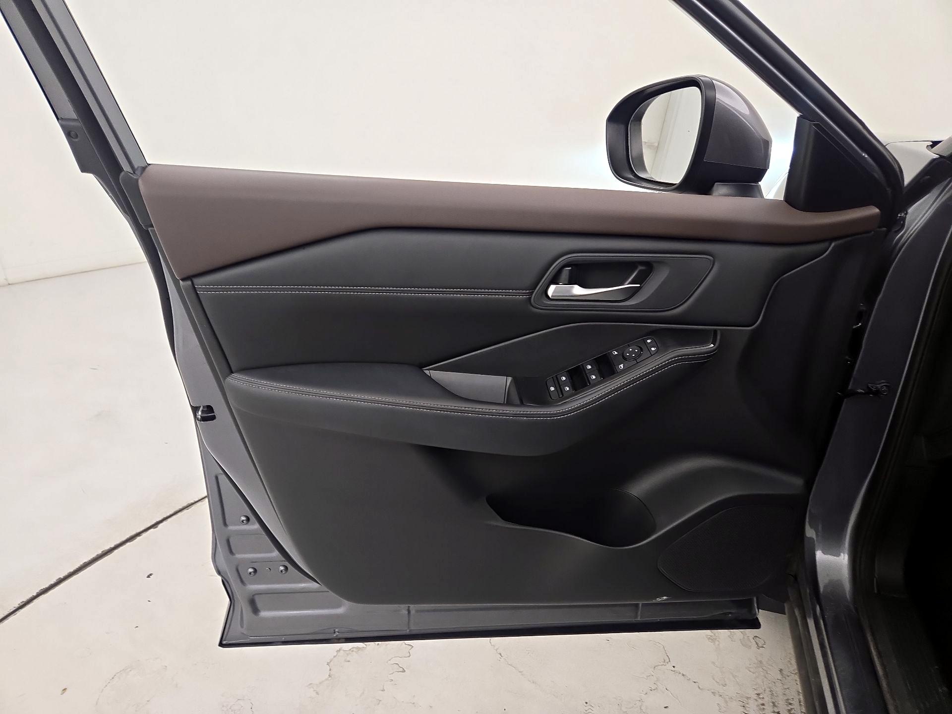 Thumbnail: 2023 Nissan Rogue - 12