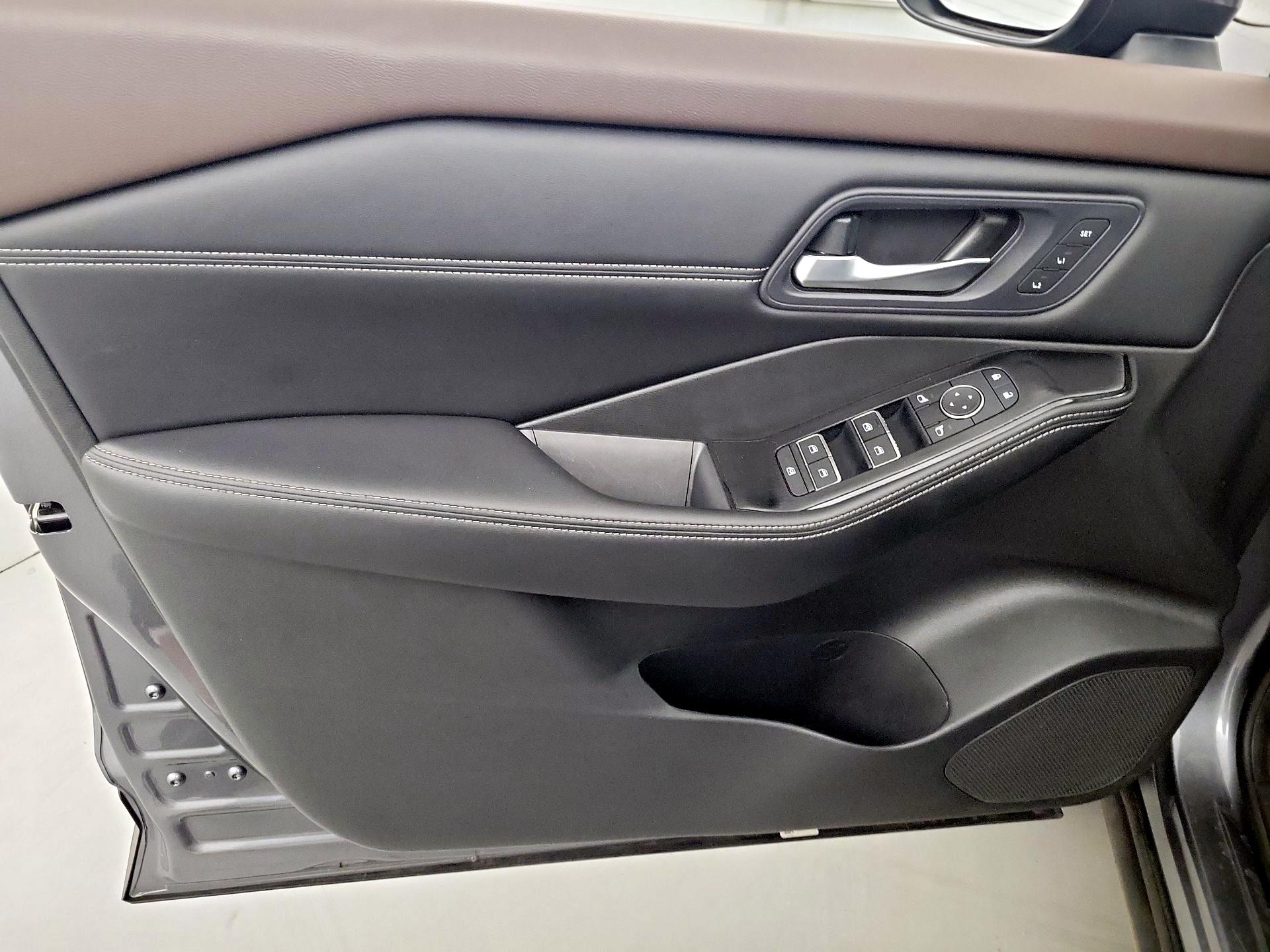 Thumbnail: 2023 Nissan Rogue - 12