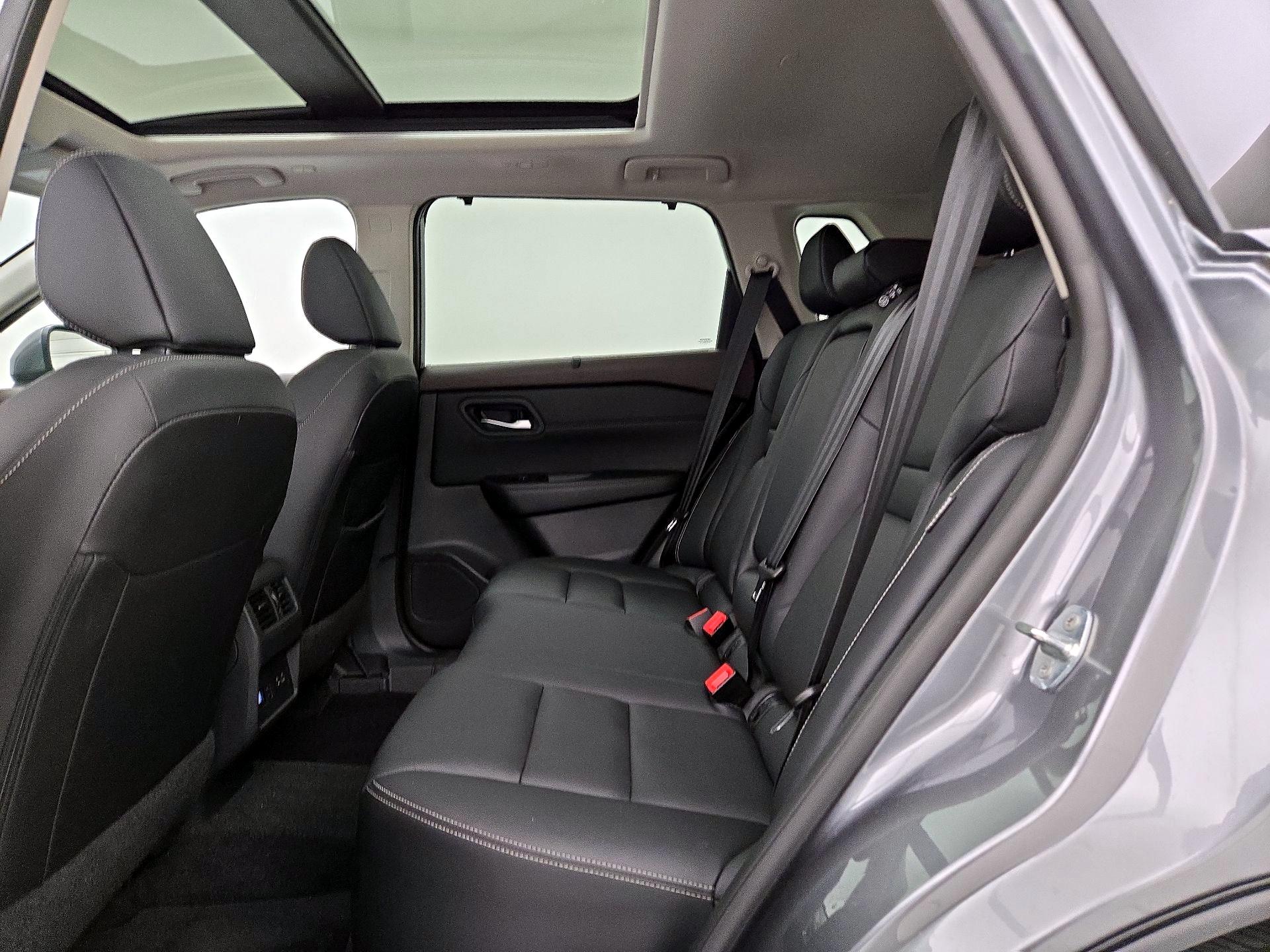 Thumbnail: 2023 Nissan Rogue - 20