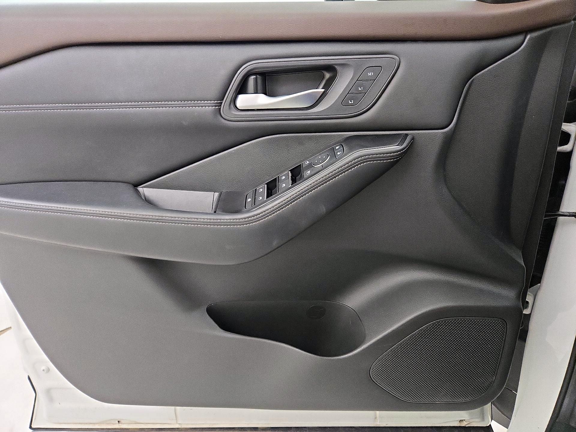 Thumbnail: 2023 Nissan Rogue - 12