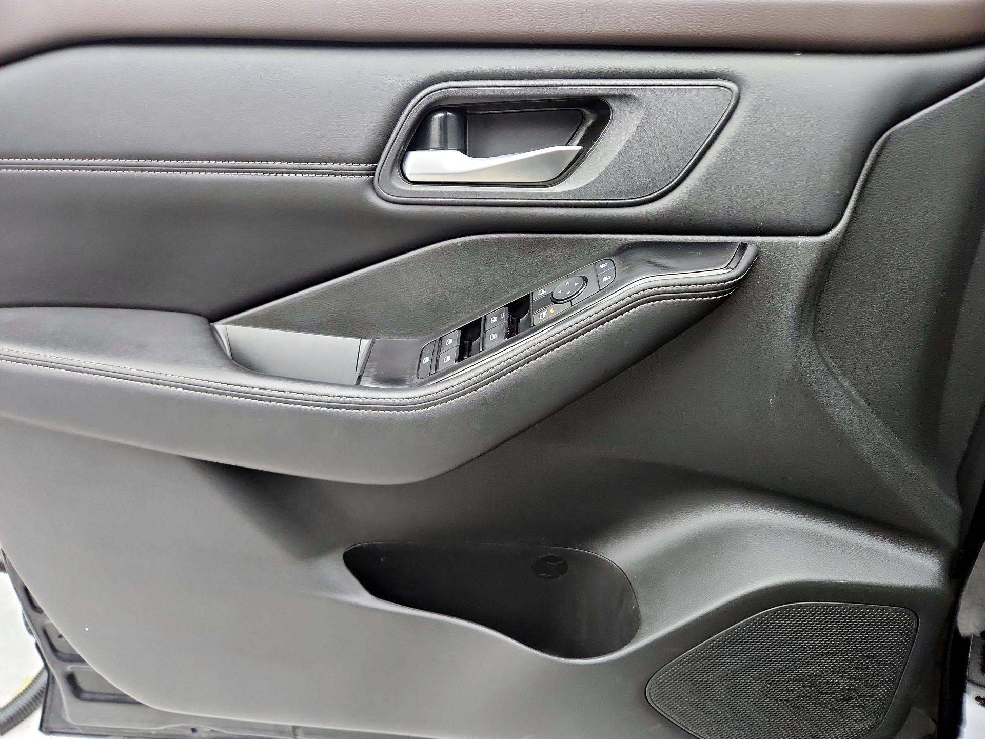 Thumbnail: 2023 Nissan Rogue - 12