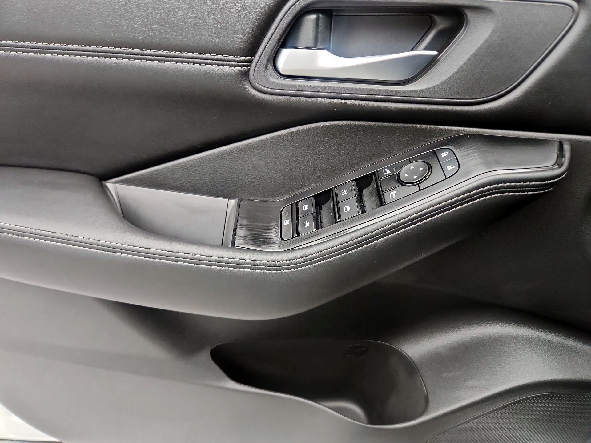 Thumbnail: 2023 Nissan Rogue - 12