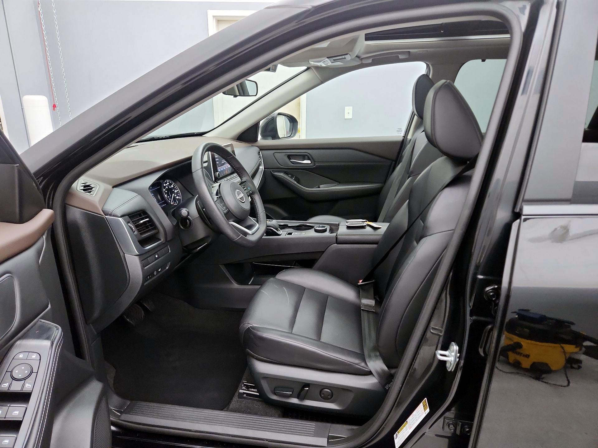 Thumbnail: 2023 Nissan Rogue - 11