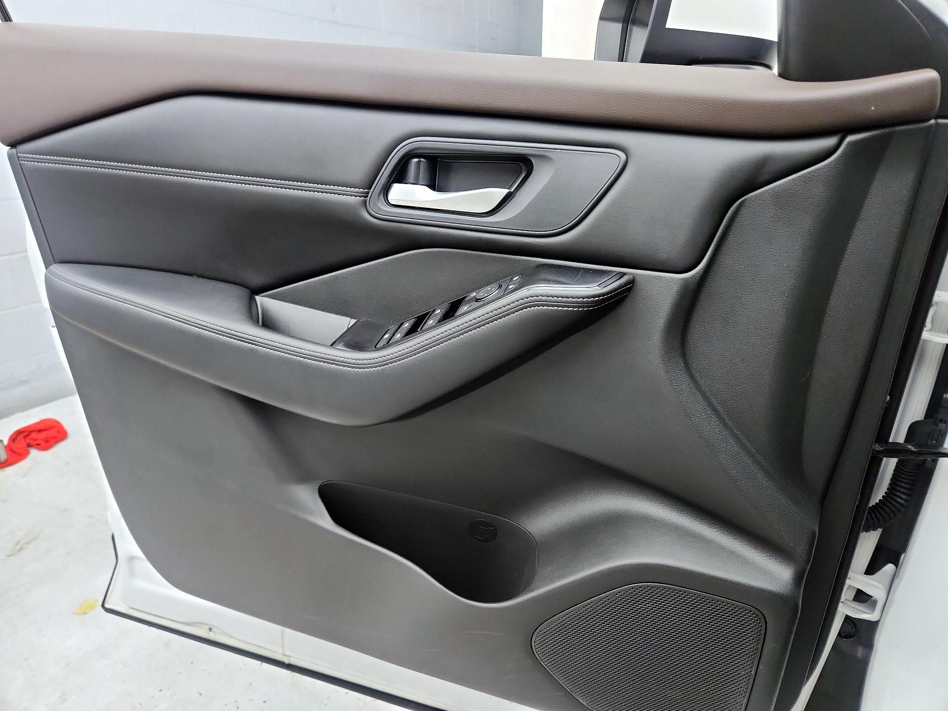 Thumbnail: 2023 Nissan Rogue - 12