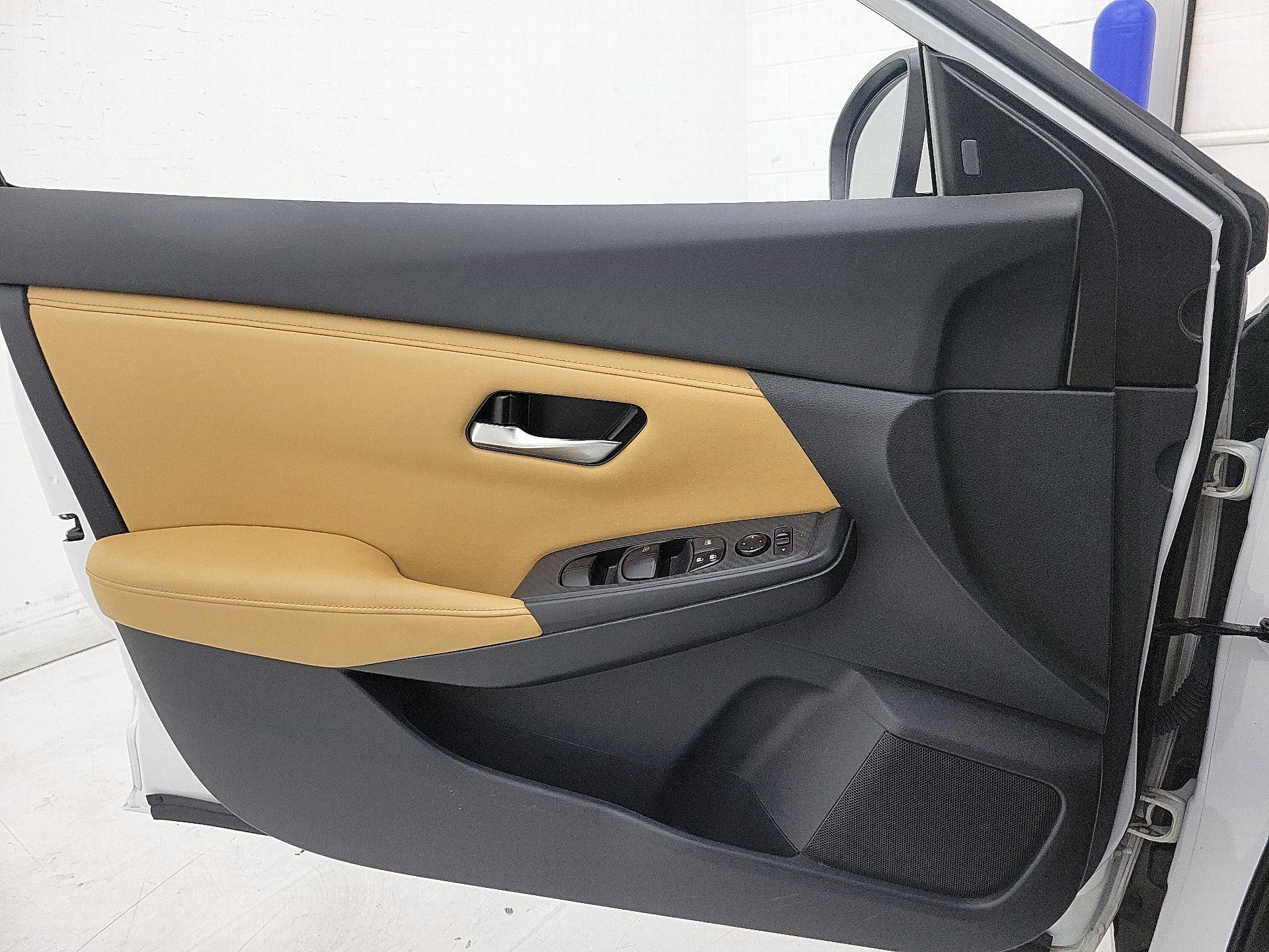 Thumbnail: 2023 Nissan Sentra - 12