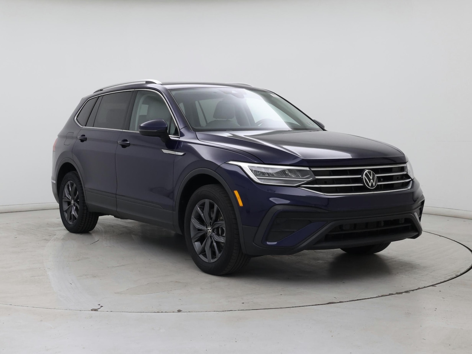 2022 Volkswagen Tiguan SE - Photo 2
