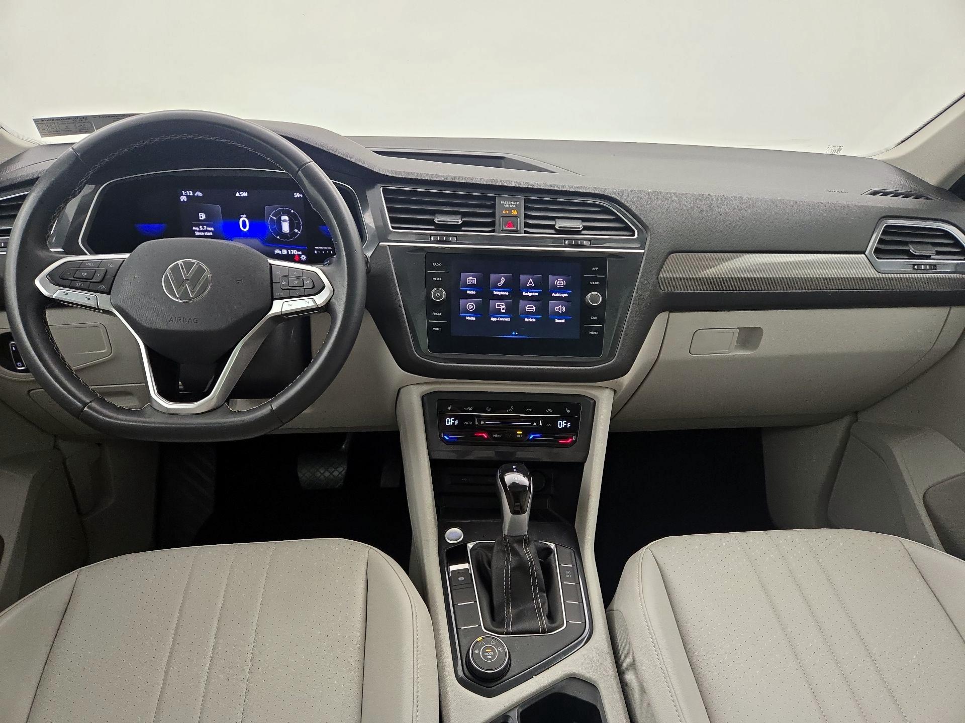 Thumbnail: 2022 Volkswagen Tiguan - 9