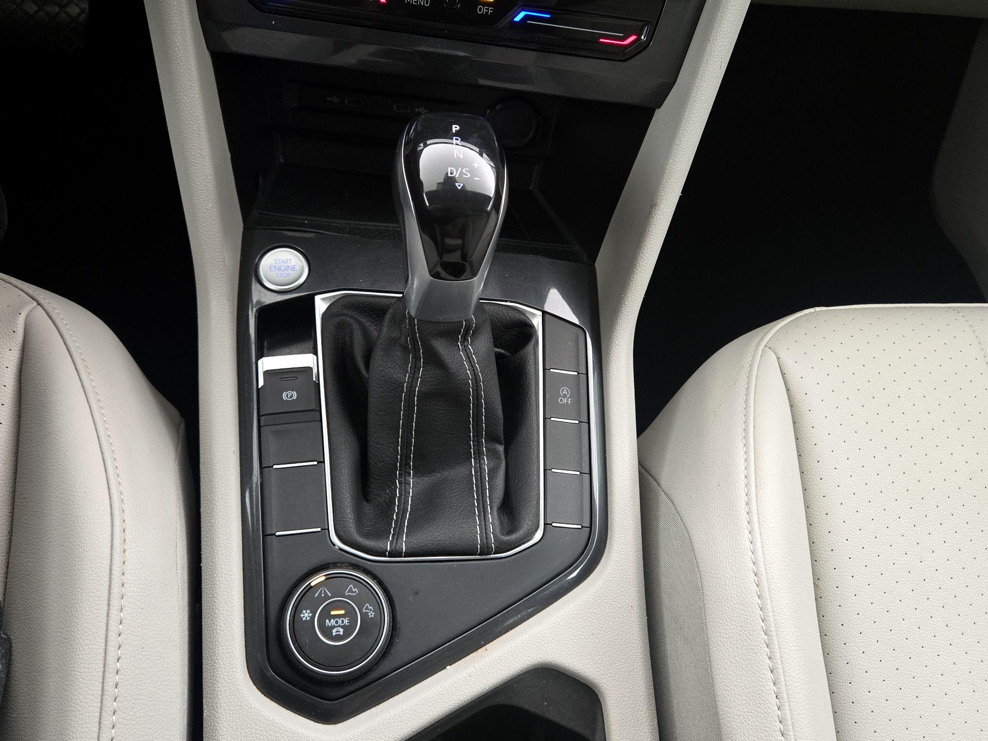 Thumbnail: 2022 Volkswagen Tiguan - 17