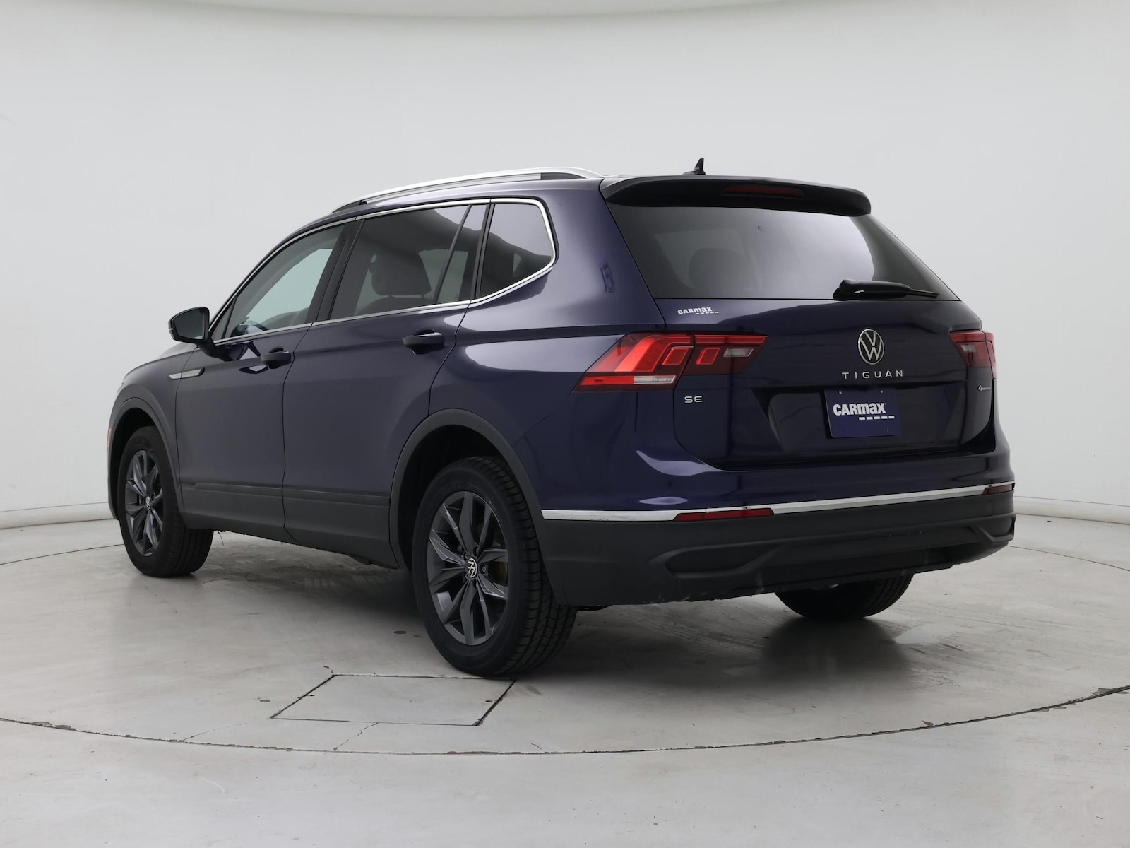 2022 Volkswagen Tiguan SE - Photo 3