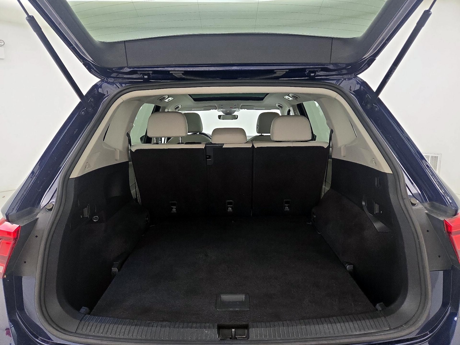 2022 Volkswagen Tiguan SE - Photo 22