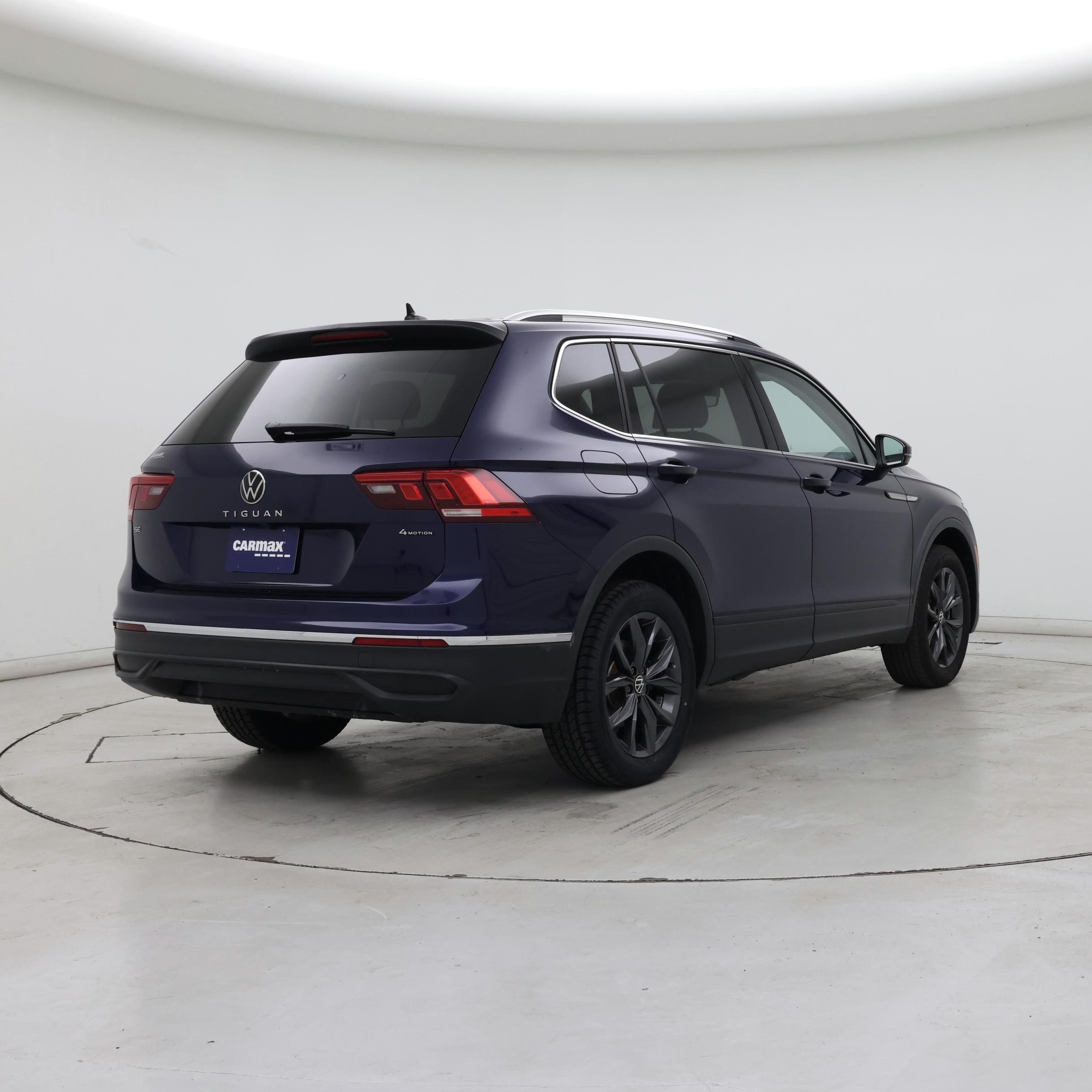 Thumbnail: 2022 Volkswagen Tiguan - 8