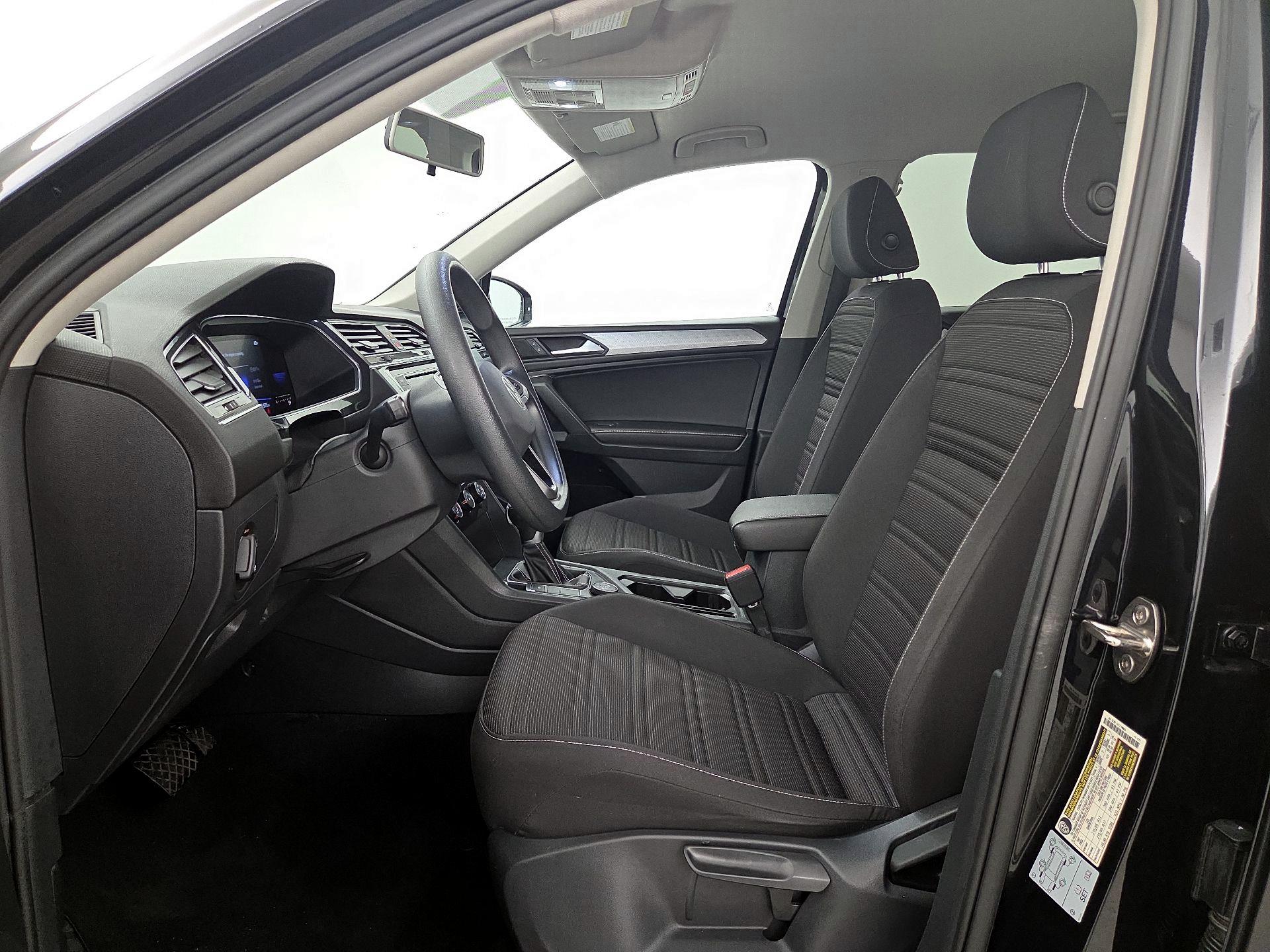 Thumbnail: 2022 Volkswagen Tiguan - 11