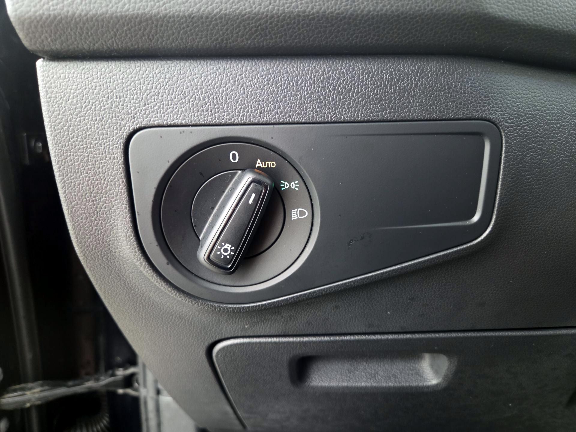 Thumbnail: 2022 Volkswagen Tiguan - 13