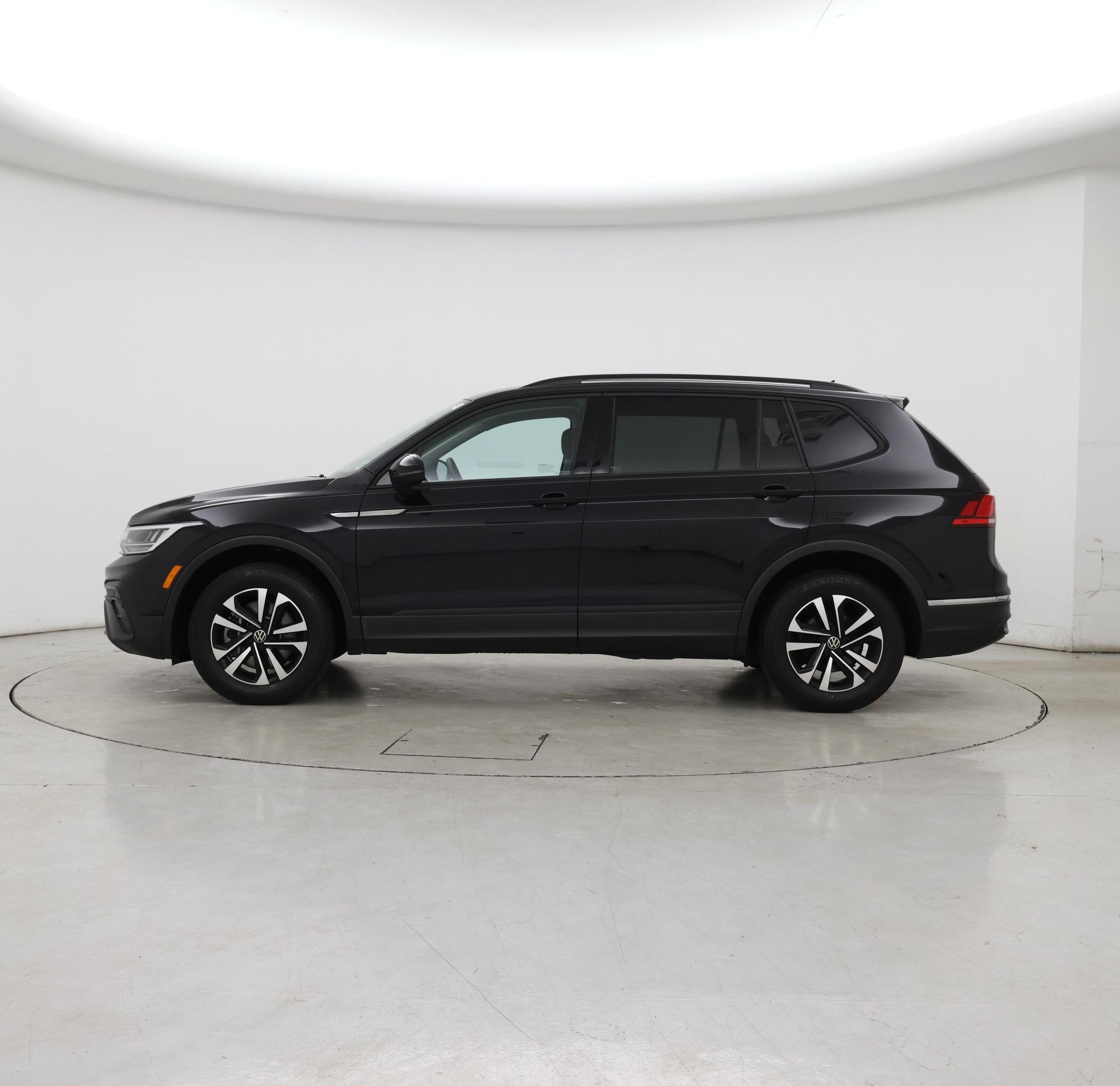 Thumbnail: 2022 Volkswagen Tiguan - 3