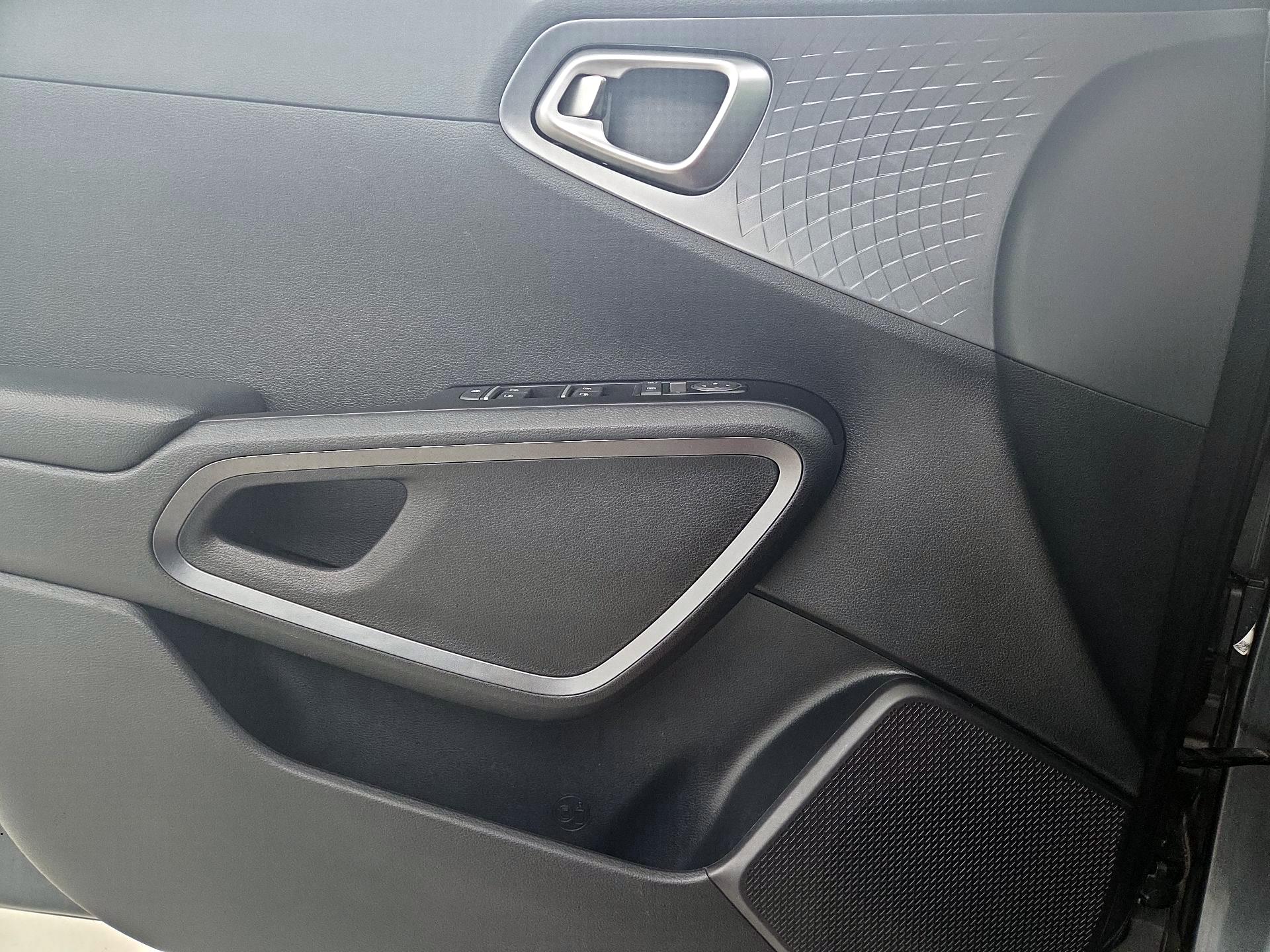 Thumbnail: 2020 Kia Soul - 12