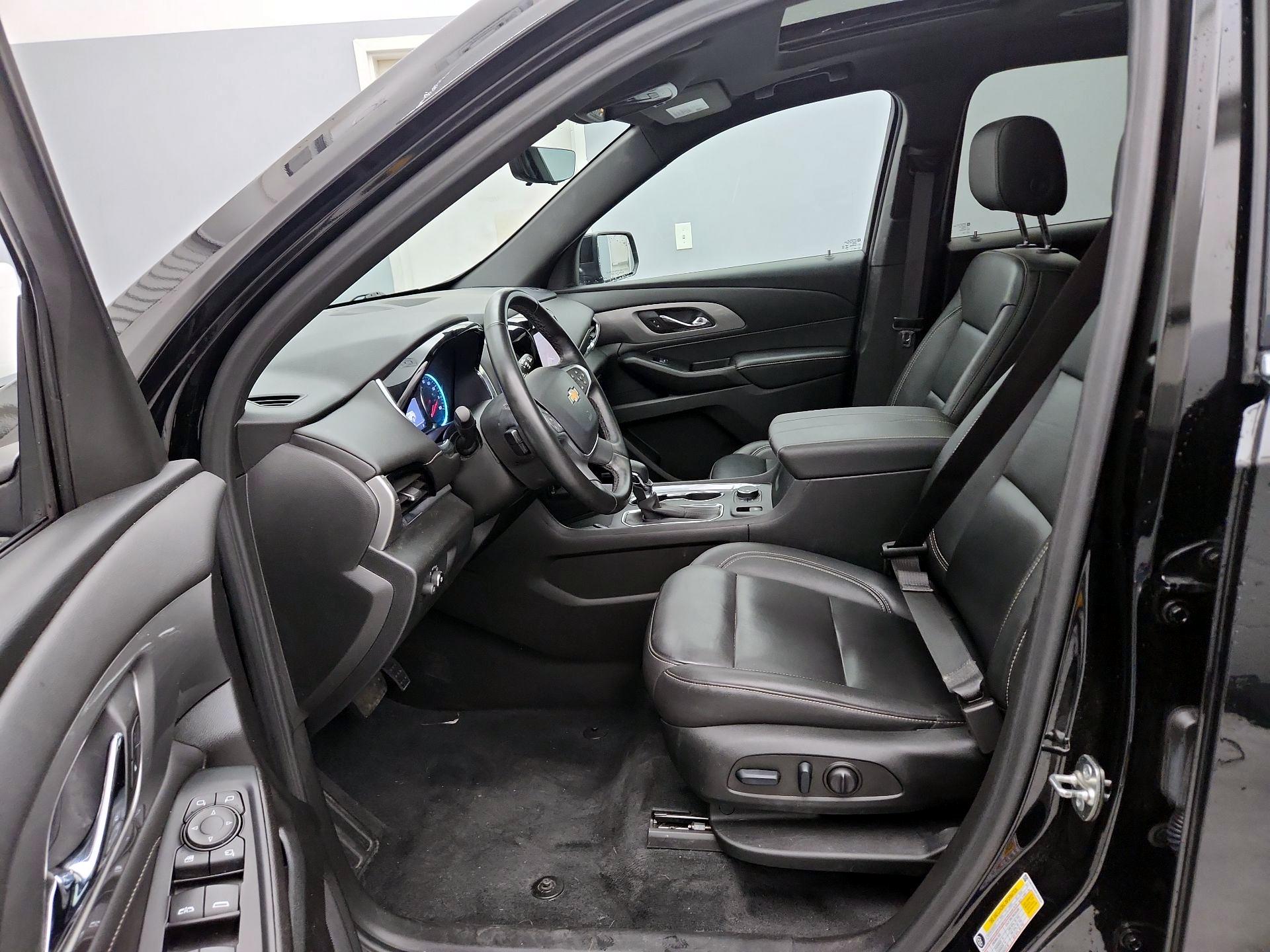 Thumbnail: 2023 Chevrolet Traverse - 11