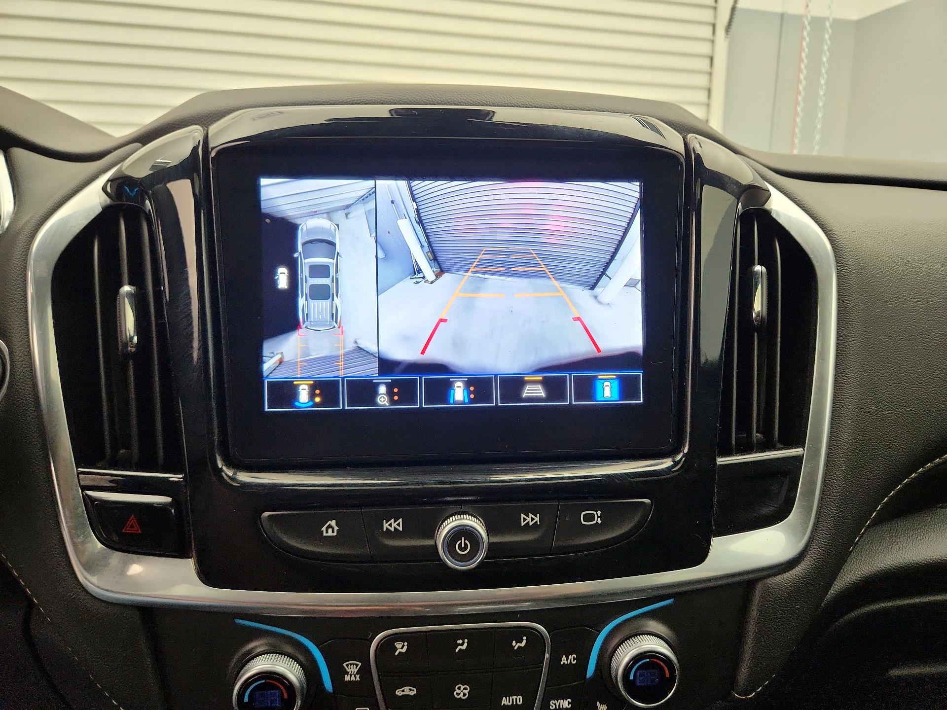 Thumbnail: 2023 Chevrolet Traverse - 15