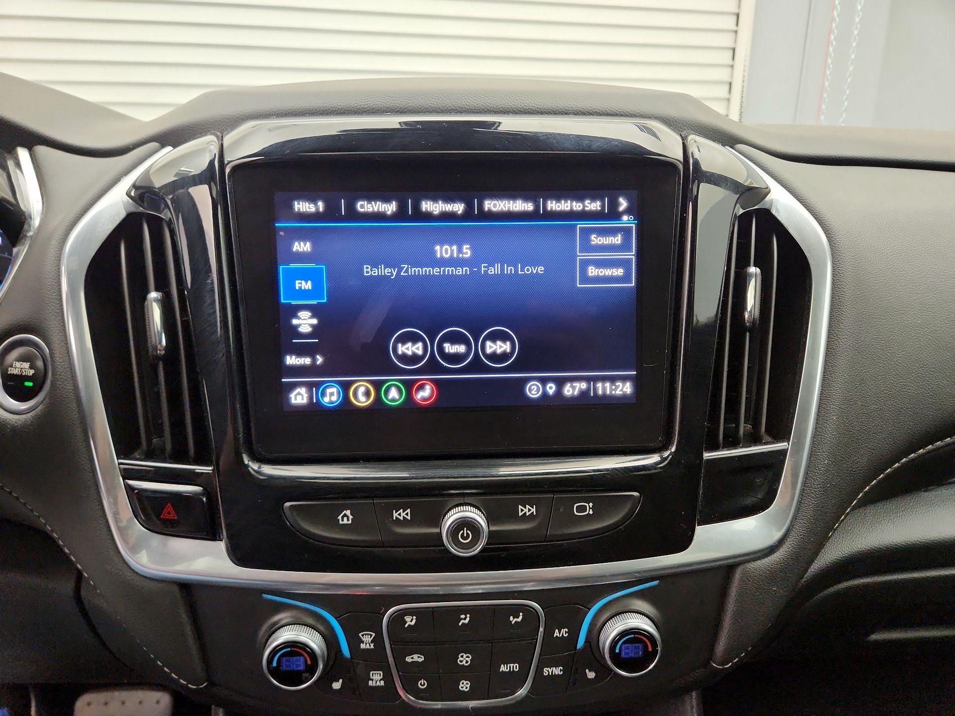 Thumbnail: 2023 Chevrolet Traverse - 16