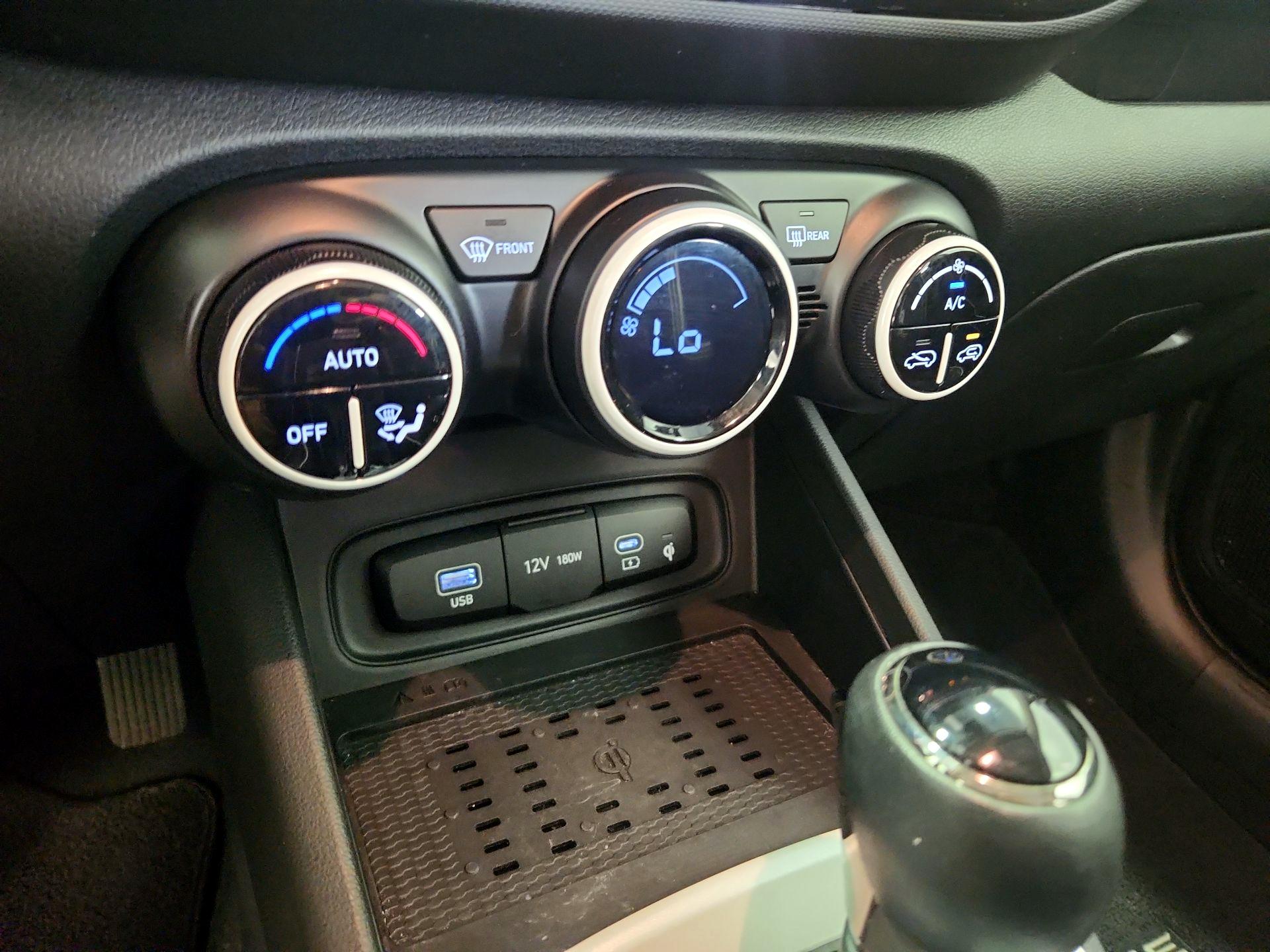 Thumbnail: 2023 Hyundai Venue - 16