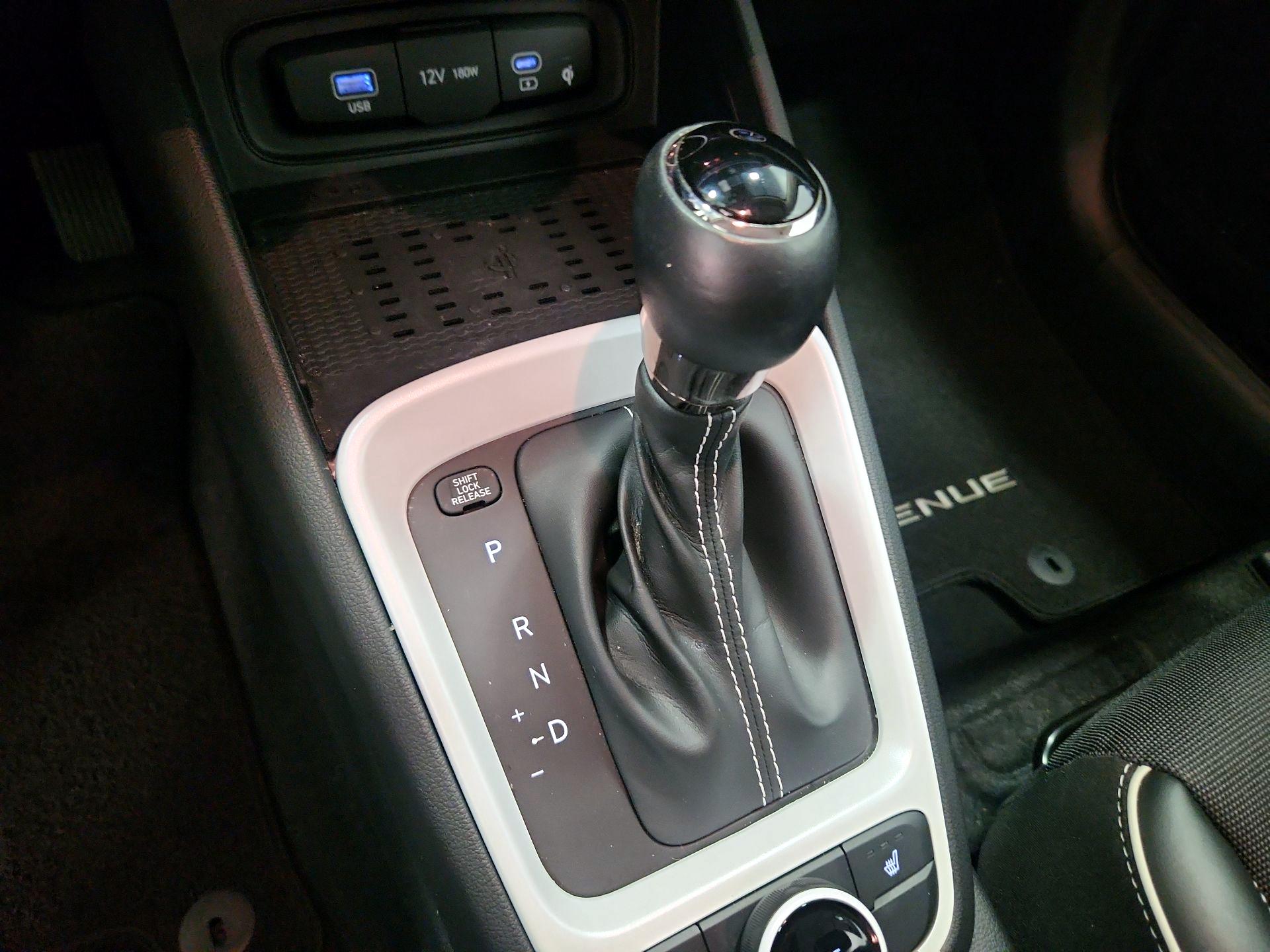 Thumbnail: 2023 Hyundai Venue - 17