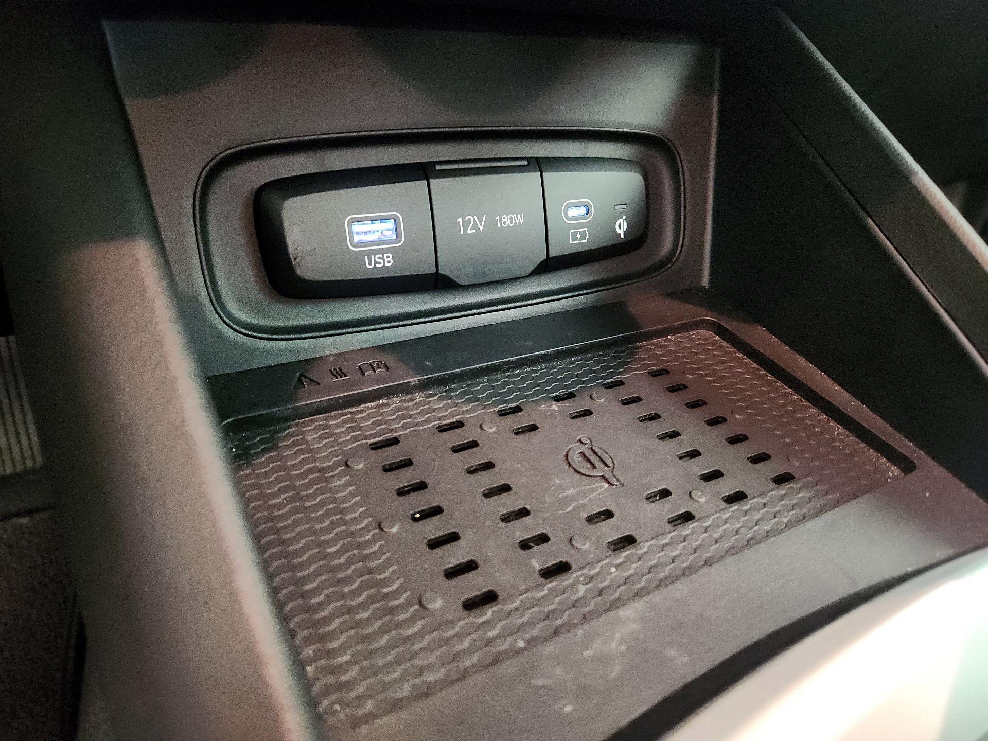 Thumbnail: 2023 Hyundai Venue - 18