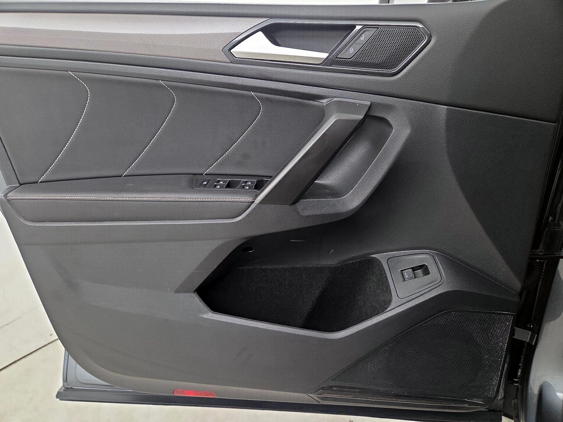Thumbnail: 2022 Volkswagen Tiguan - 12