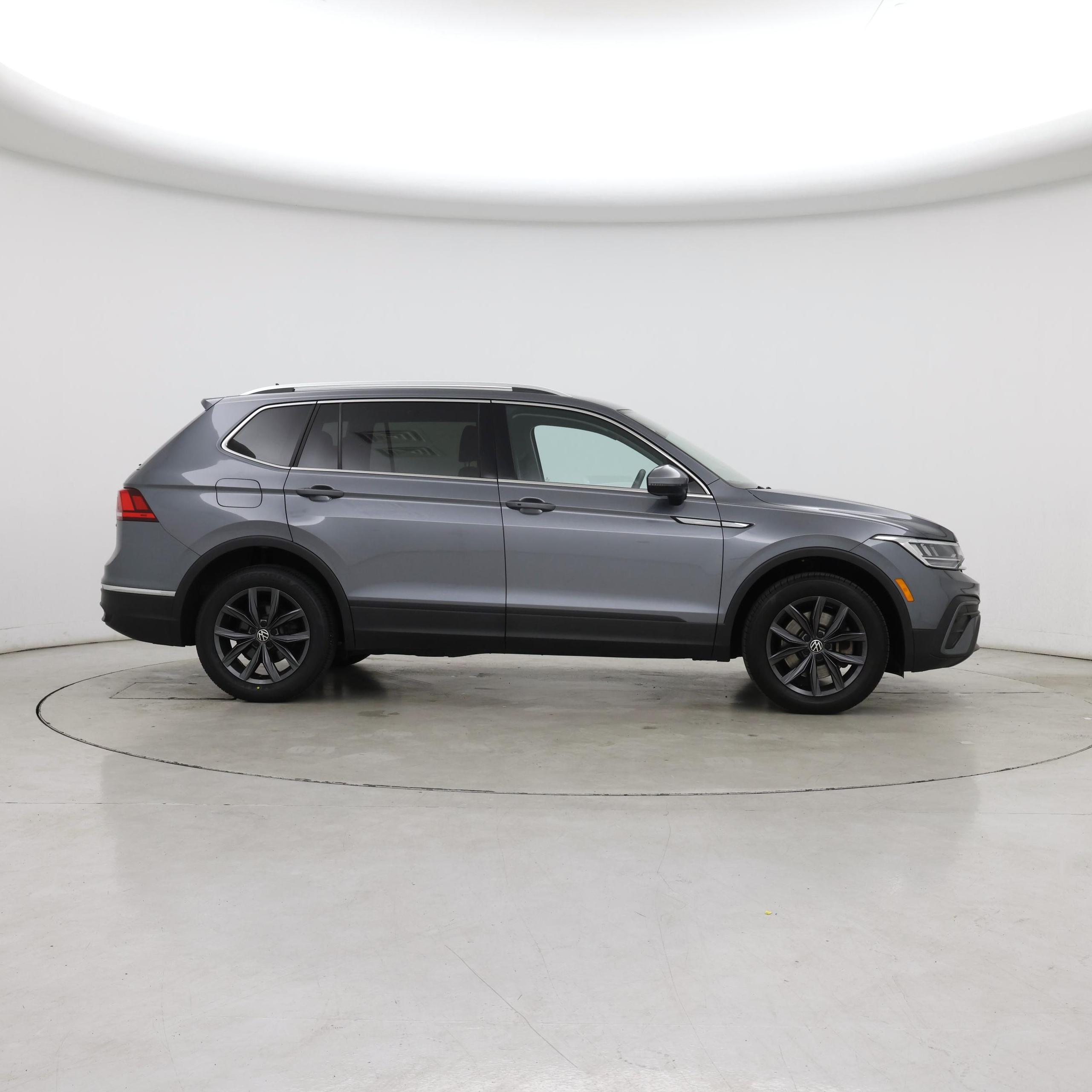 Thumbnail: 2022 Volkswagen Tiguan - 7