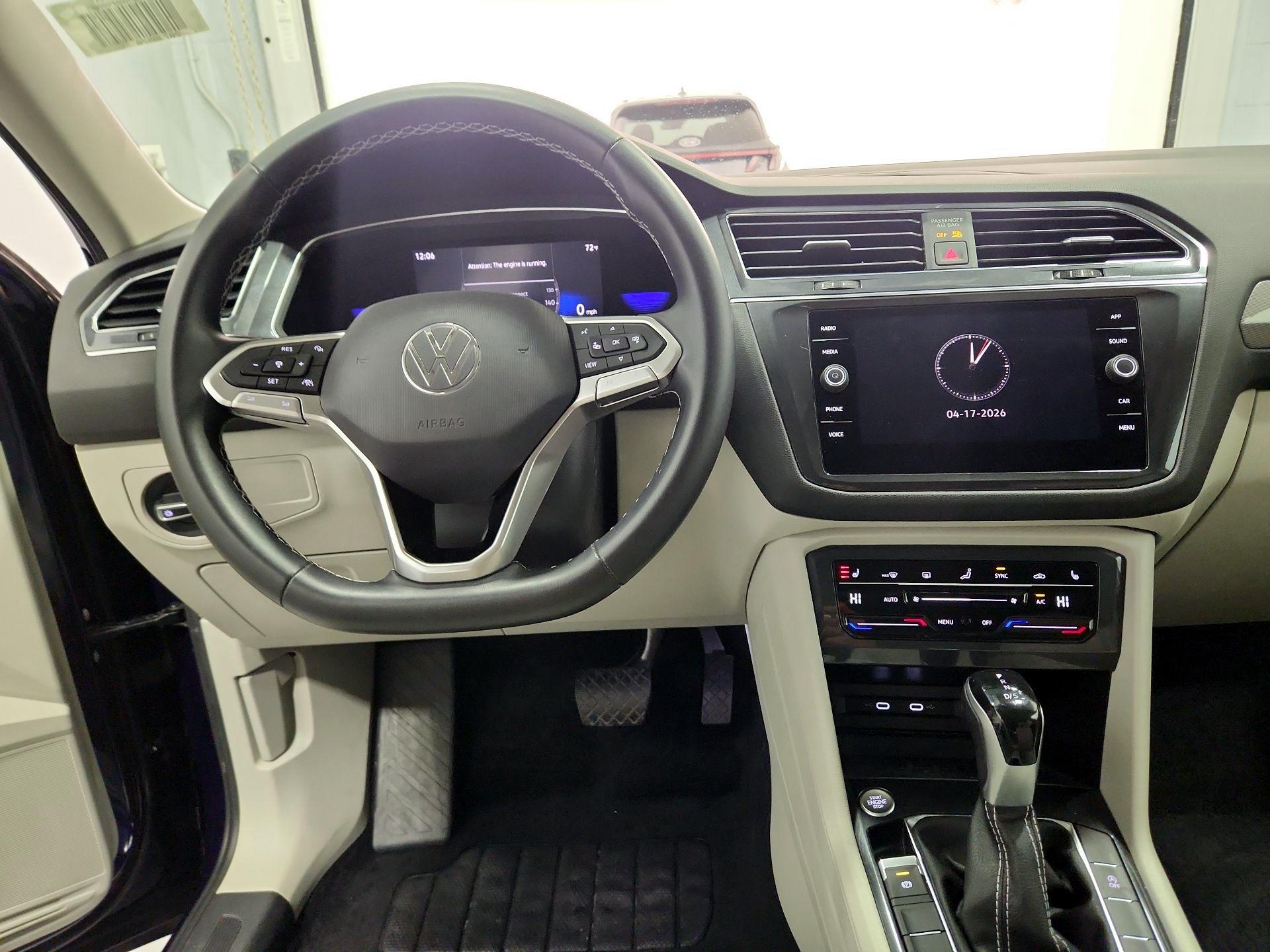 Thumbnail: 2022 Volkswagen Tiguan - 9