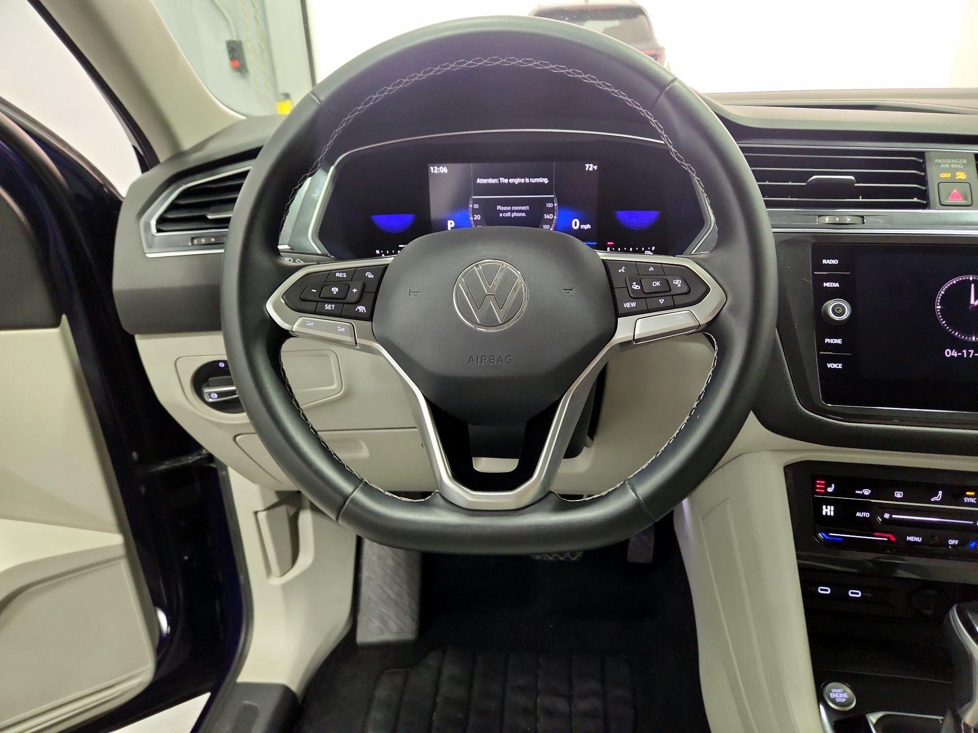 Thumbnail: 2022 Volkswagen Tiguan - 10