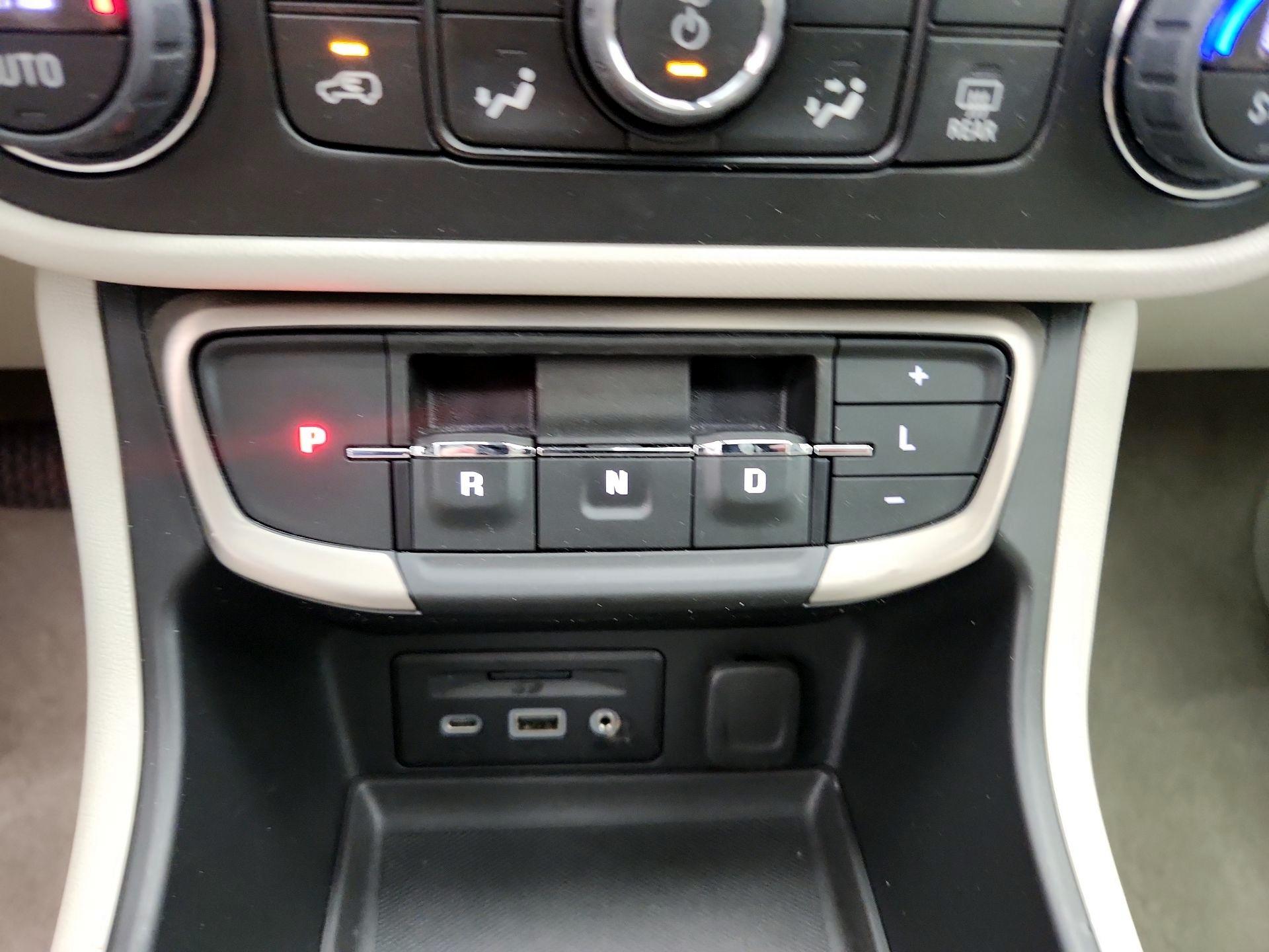 Thumbnail: 2022 GMC Terrain - 17